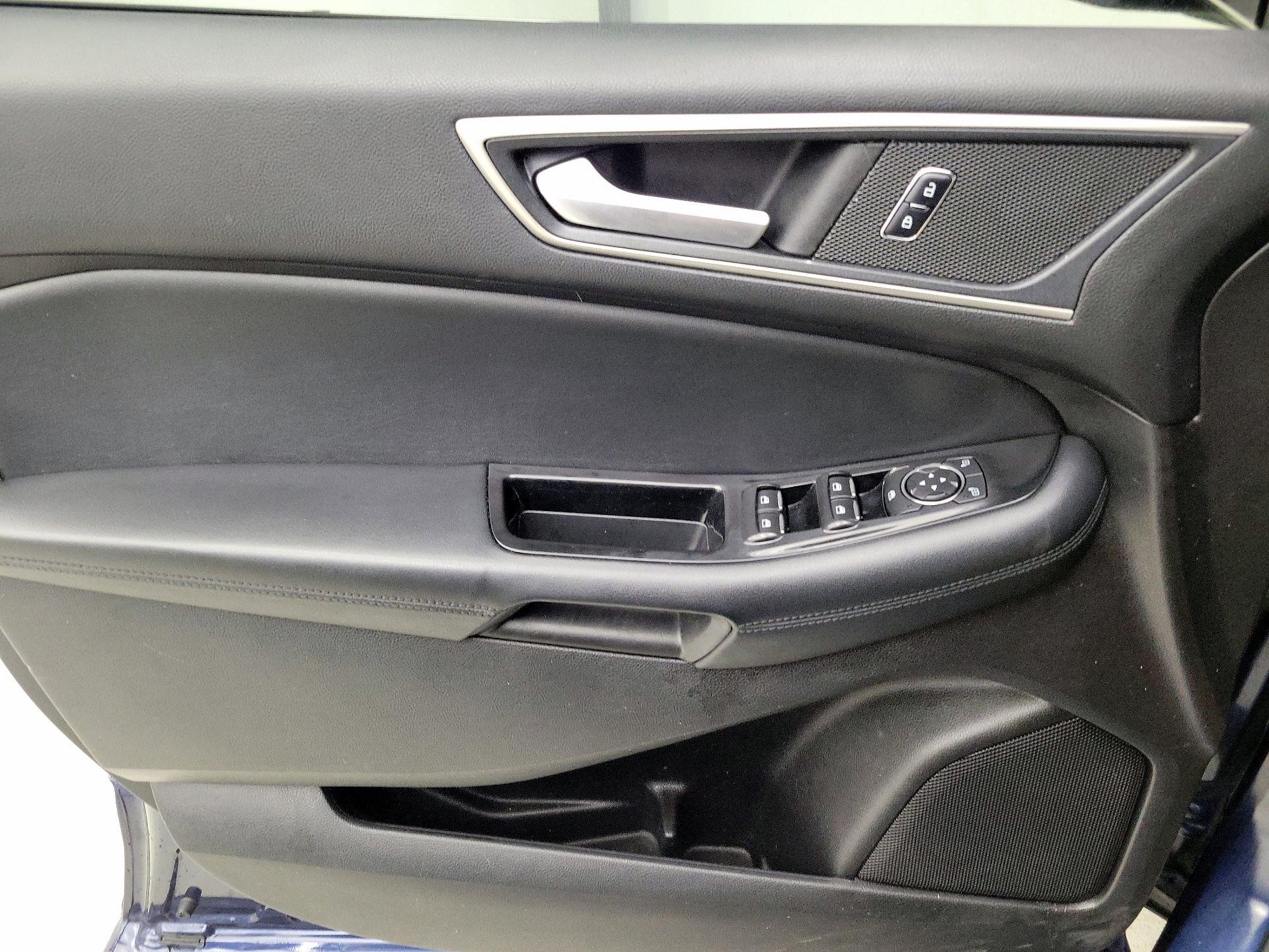 Thumbnail: 2017 Ford Edge - 12