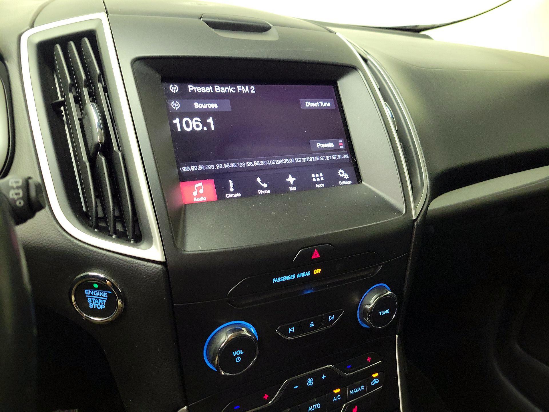 Thumbnail: 2017 Ford Edge - 16