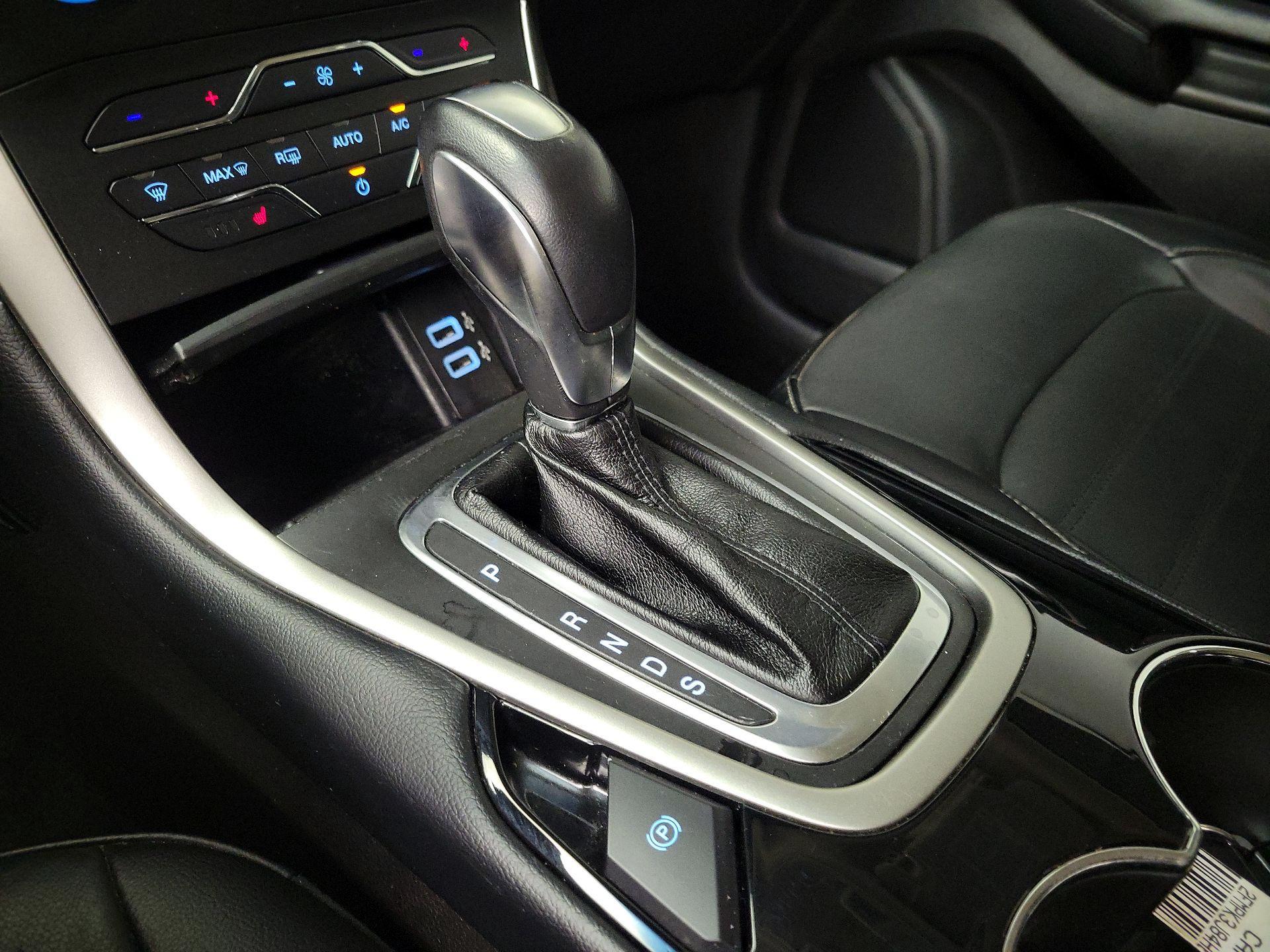 Thumbnail: 2017 Ford Edge - 18