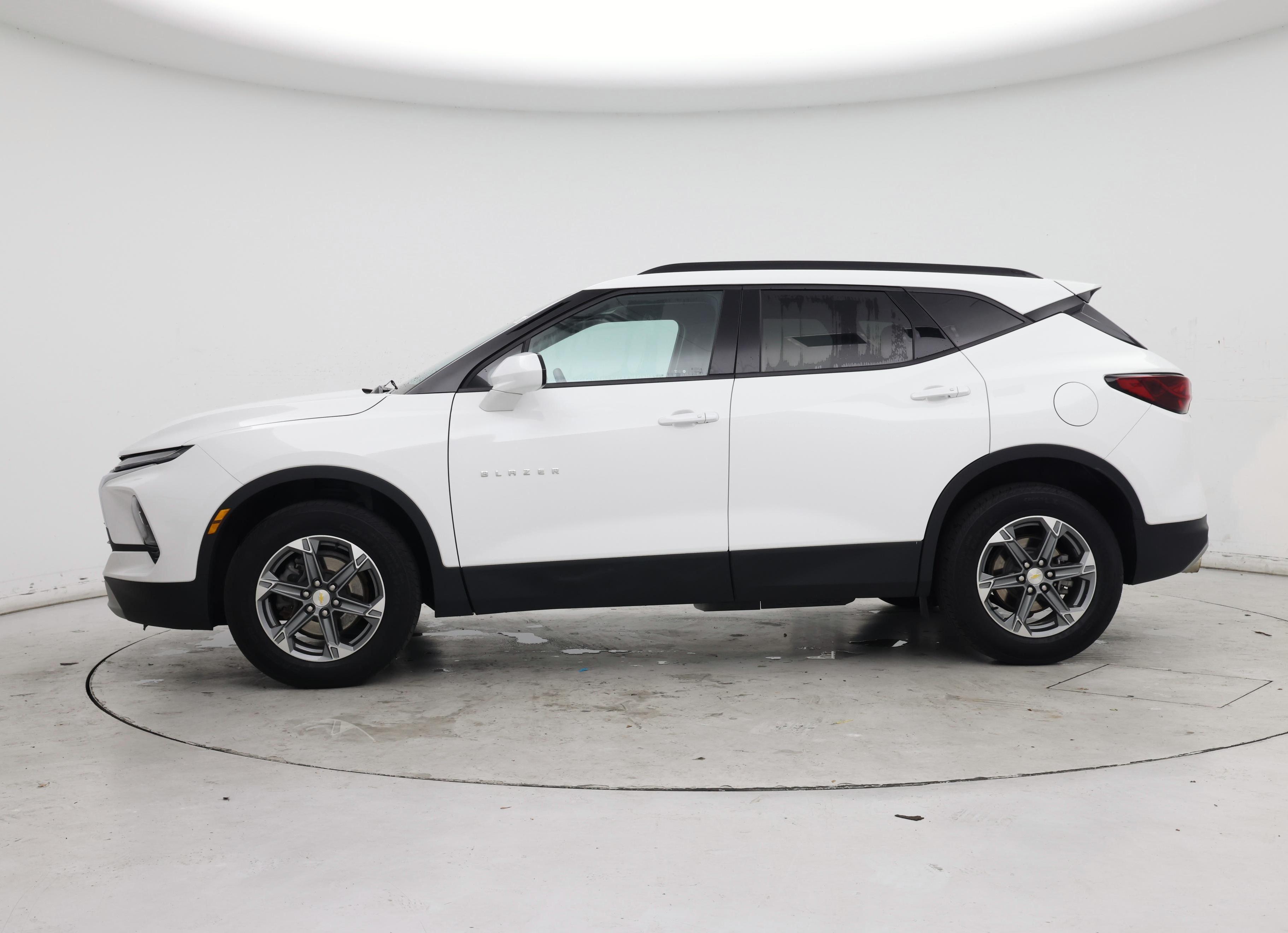 Thumbnail: 2023 Chevrolet Blazer - 3