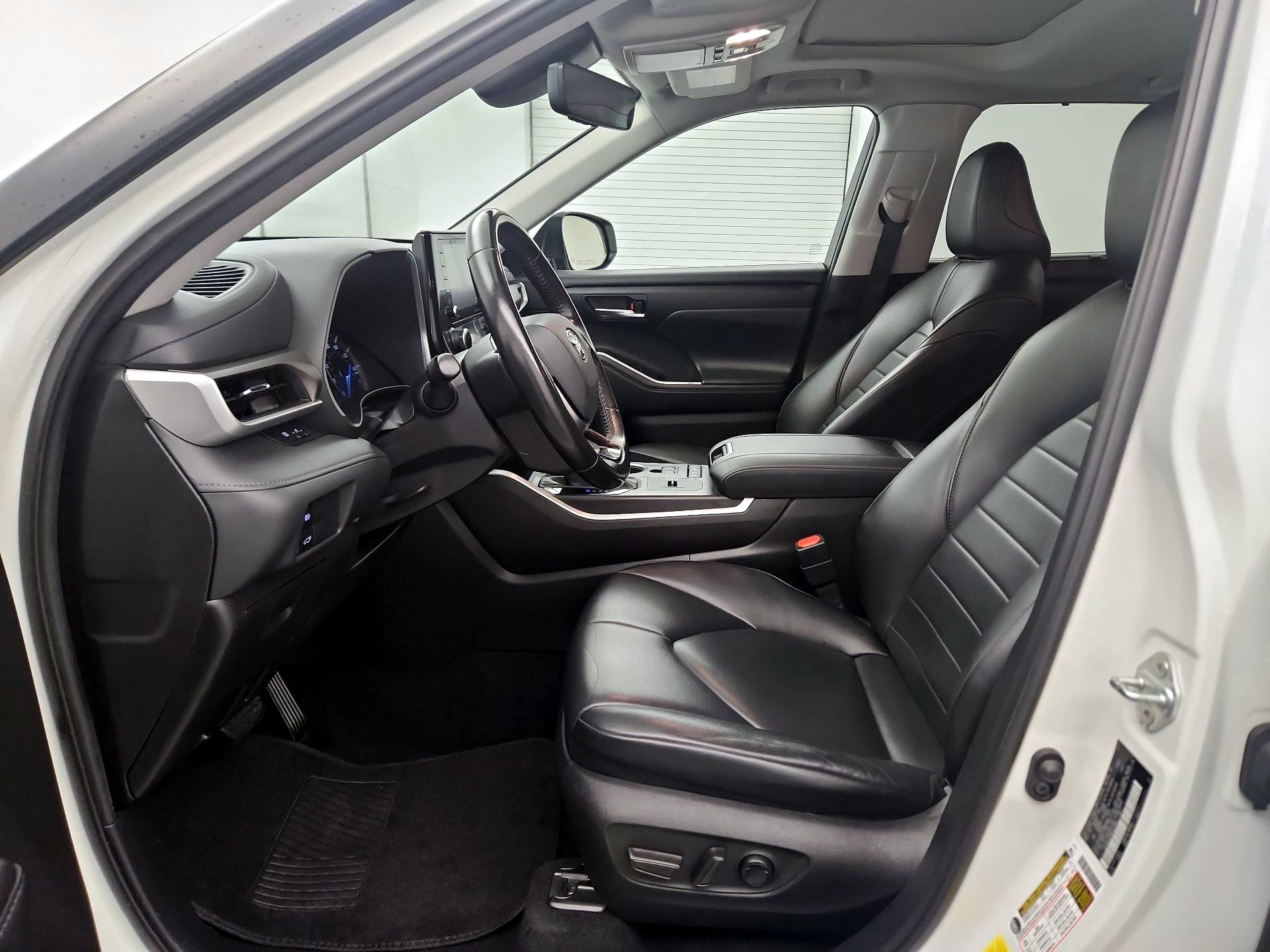 Thumbnail: 2021 Toyota Highlander - 11