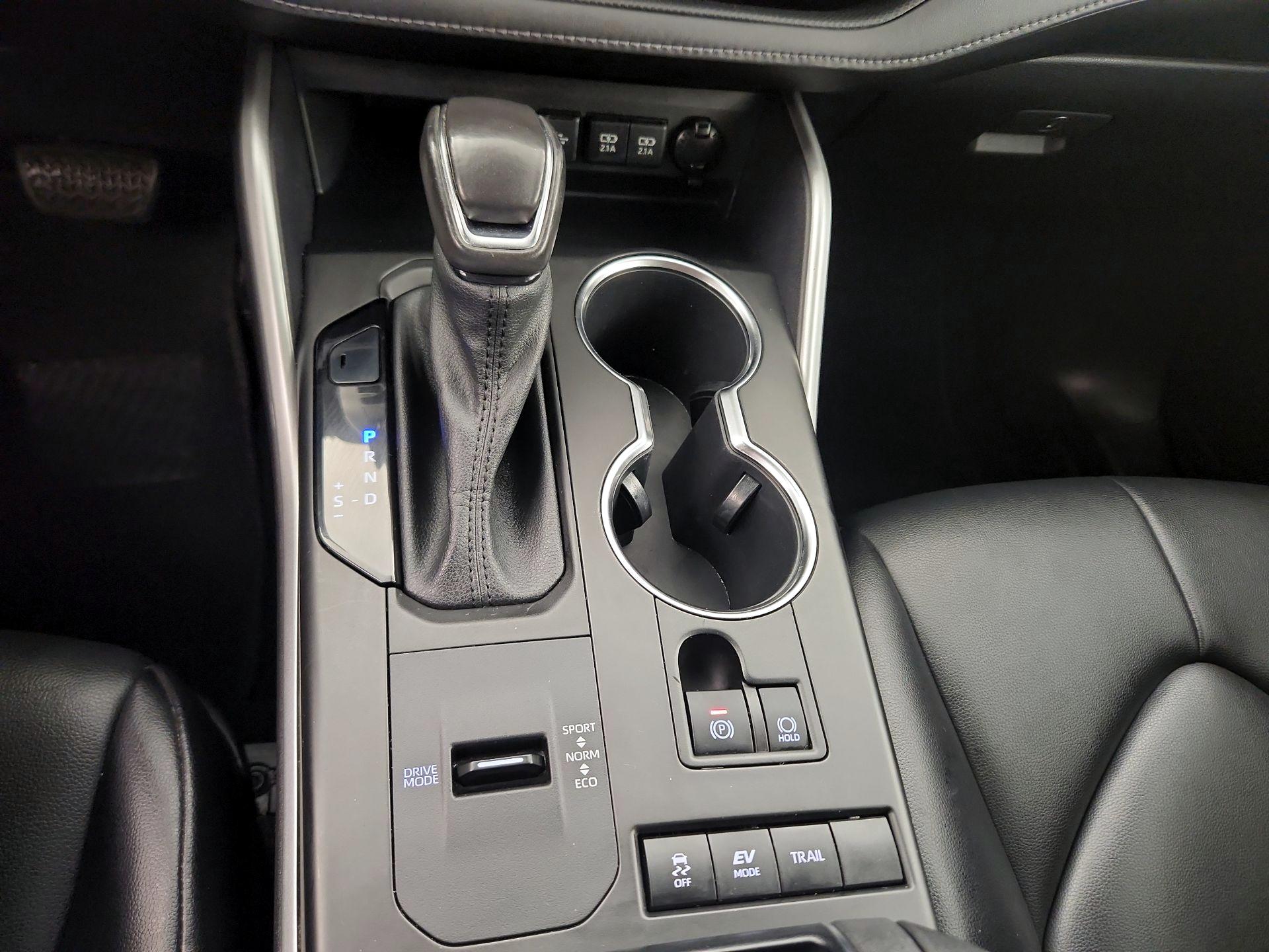 Thumbnail: 2021 Toyota Highlander - 17