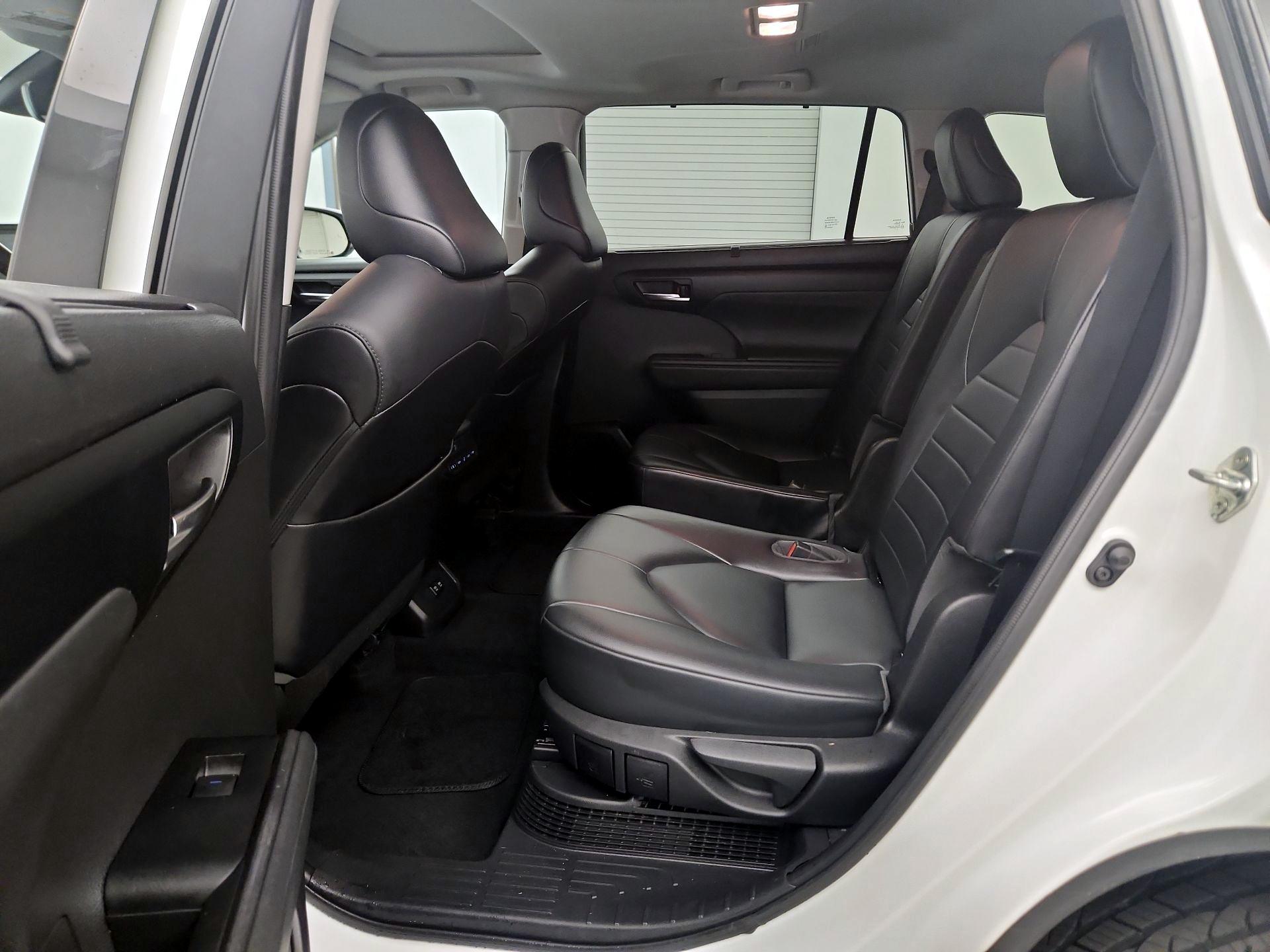 Thumbnail: 2021 Toyota Highlander - 20