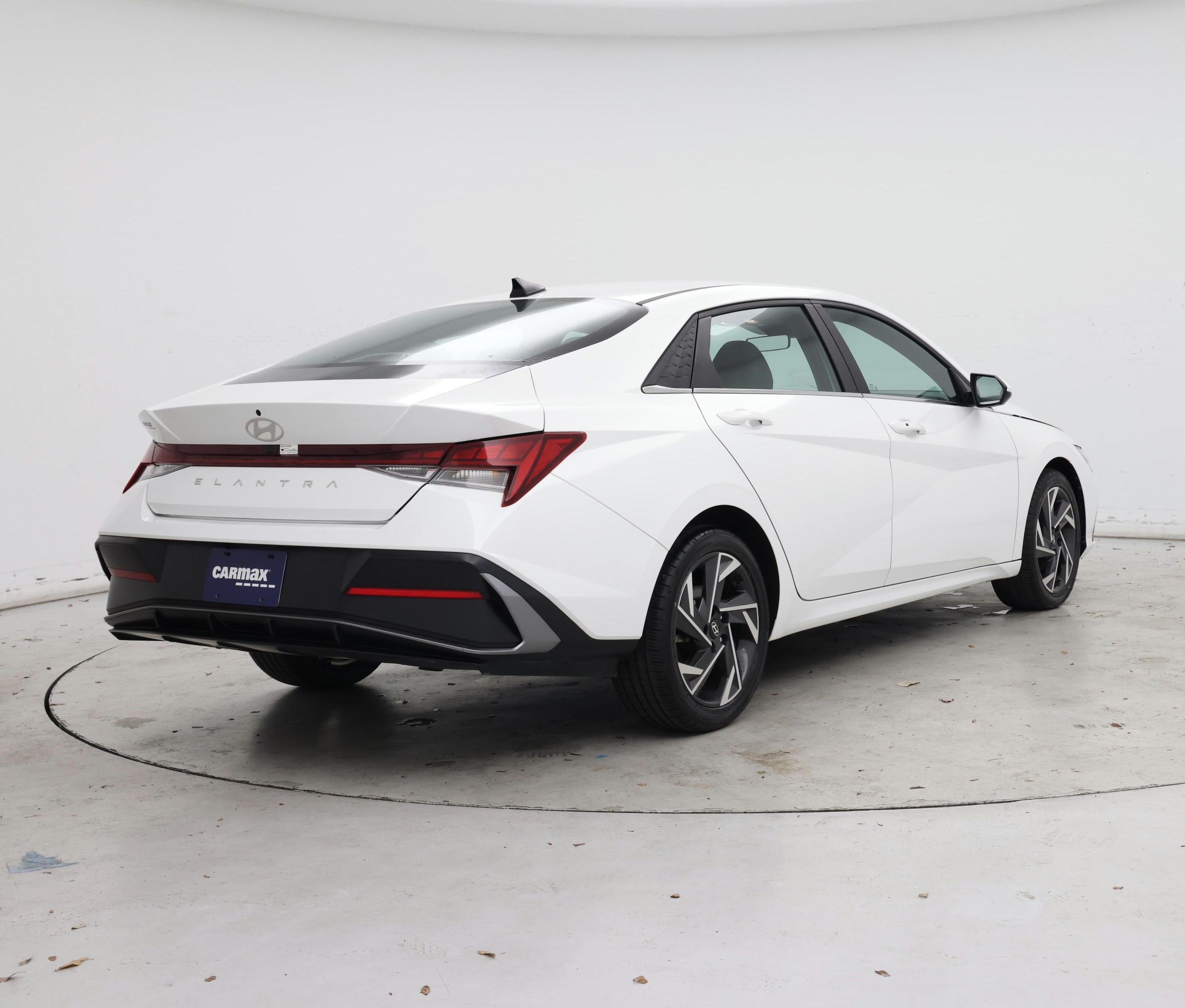 Thumbnail: 2024 Hyundai Elantra - 8