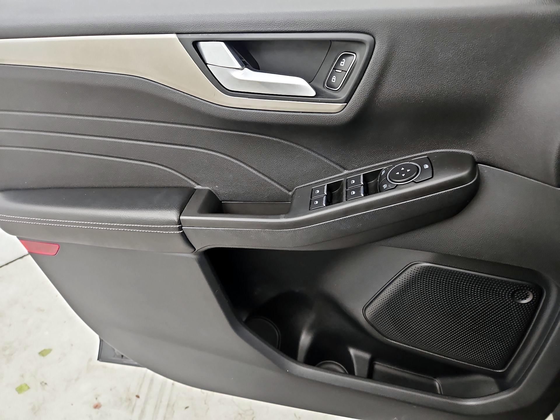 Thumbnail: 2021 Ford Escape - 12