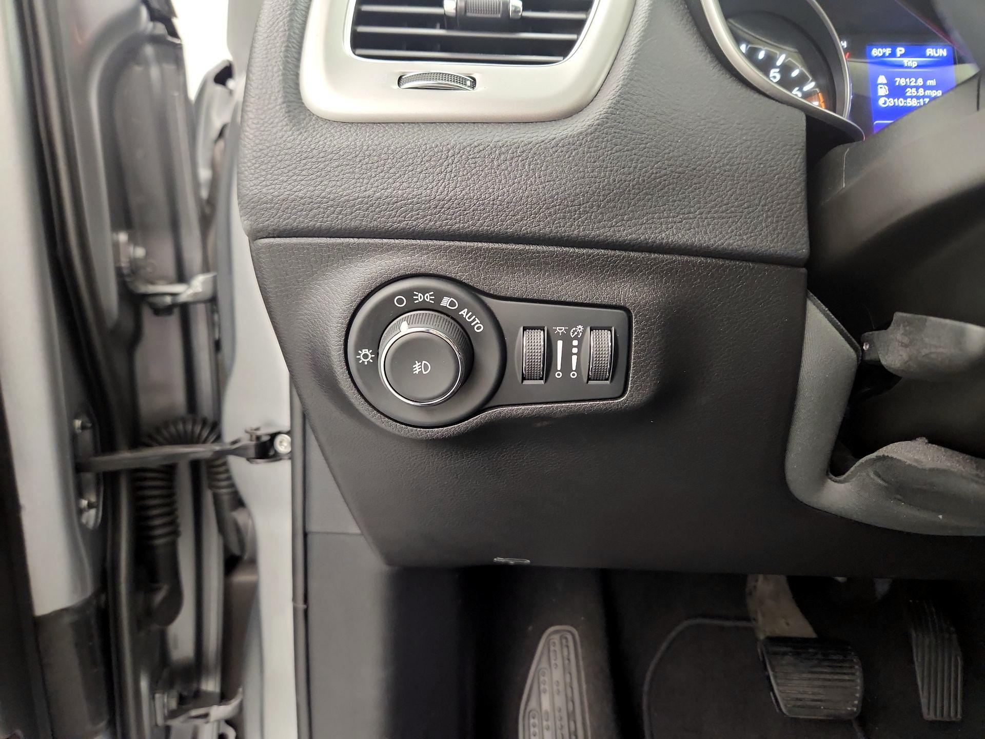 Thumbnail: 2020 Jeep Compass - 13