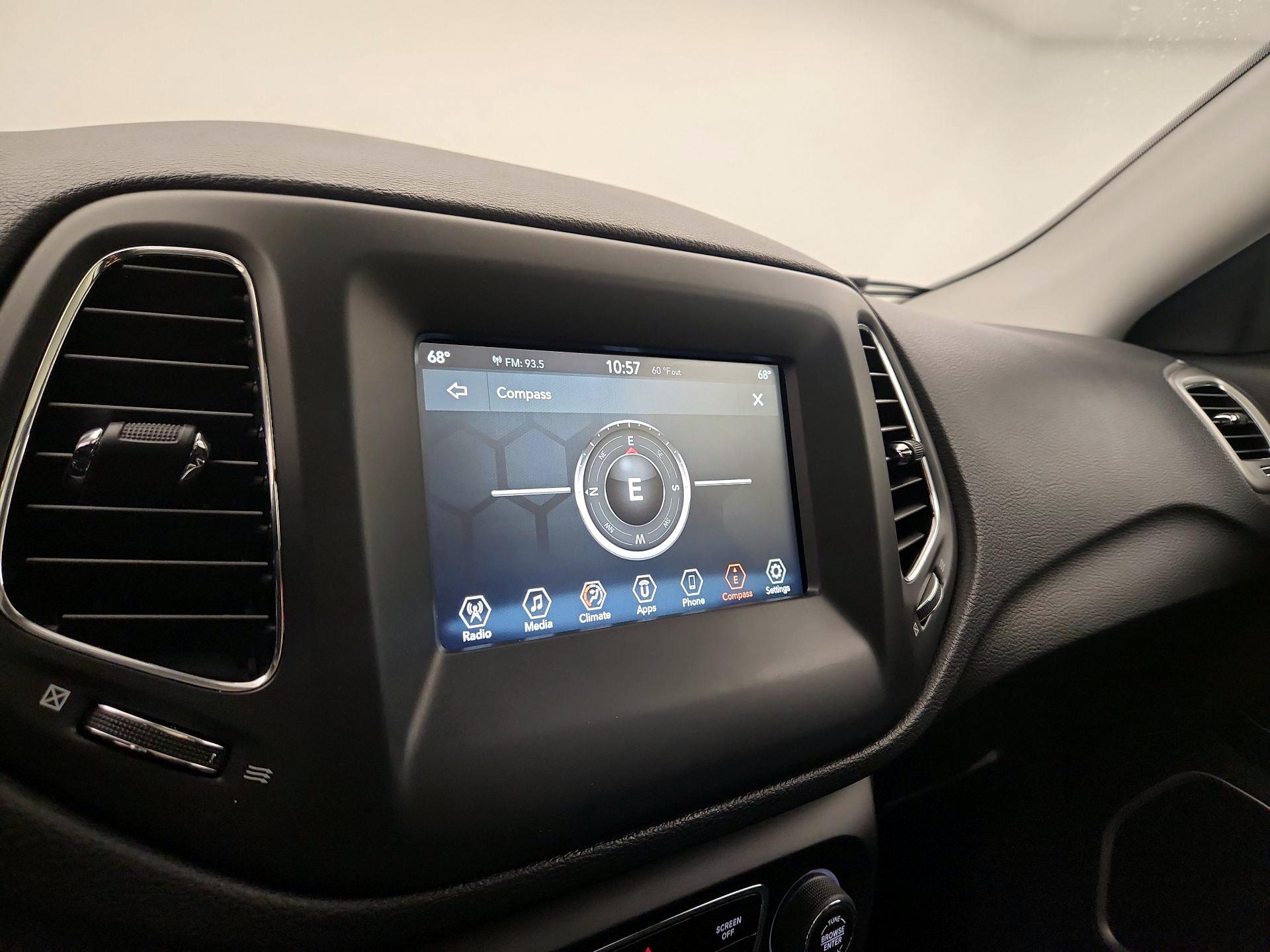 Thumbnail: 2020 Jeep Compass - 14