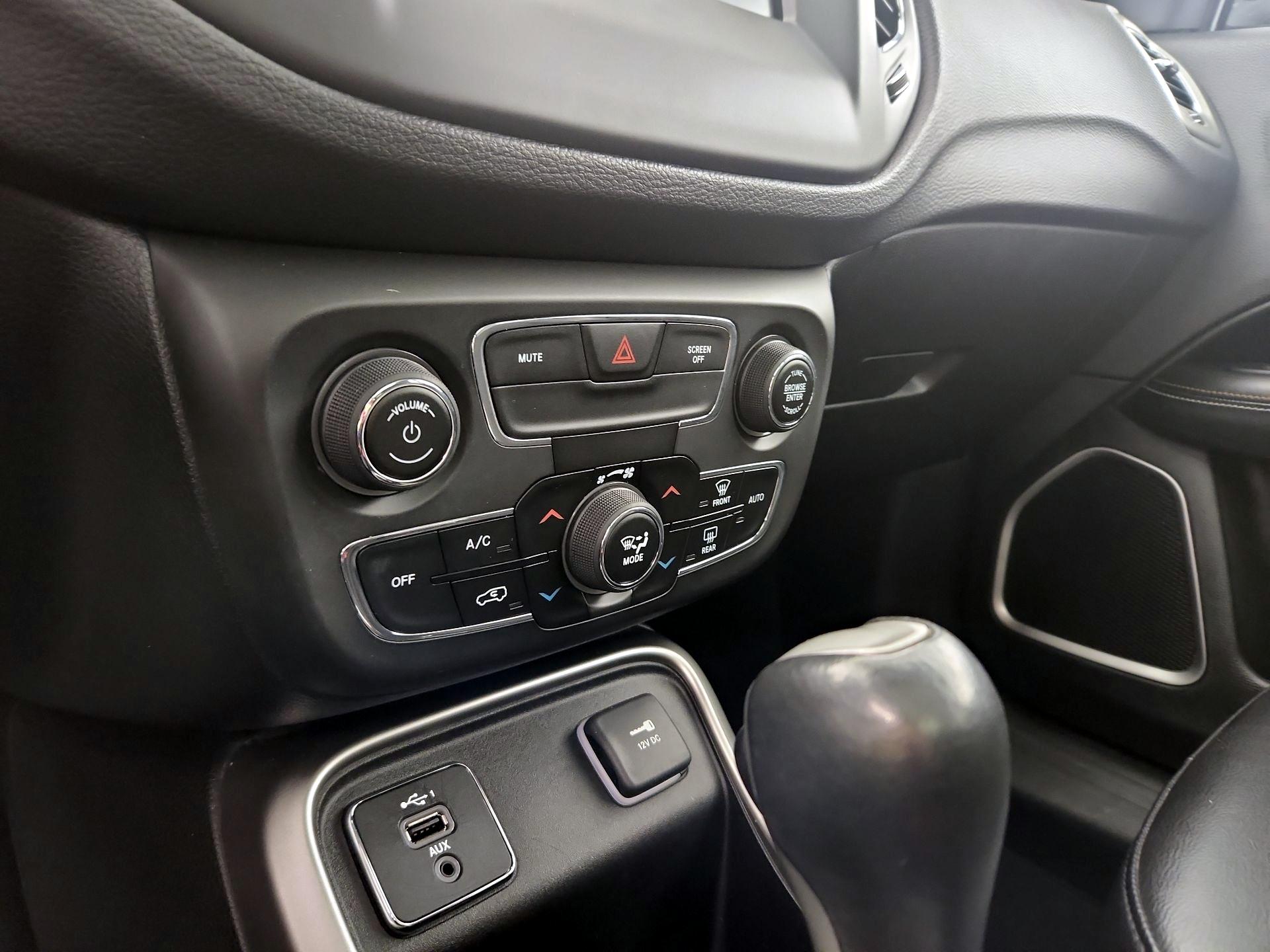 Thumbnail: 2020 Jeep Compass - 17