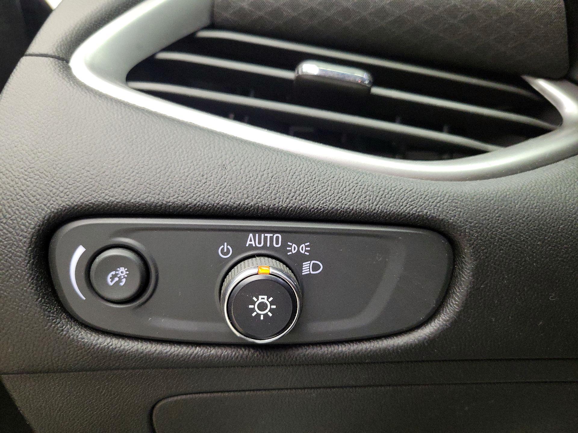 Thumbnail: 2022 Chevrolet Malibu - 13