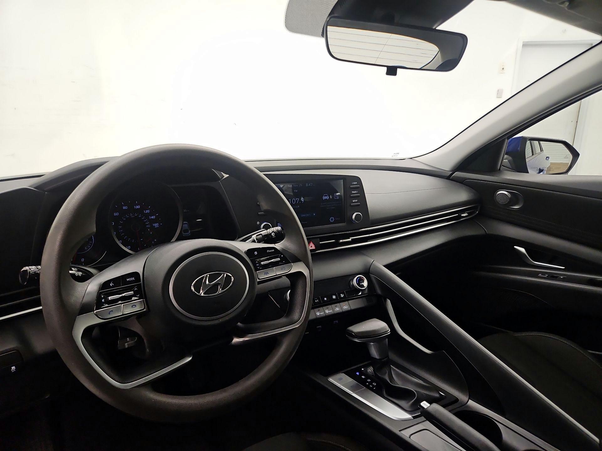 Thumbnail: 2022 Hyundai Elantra - 9