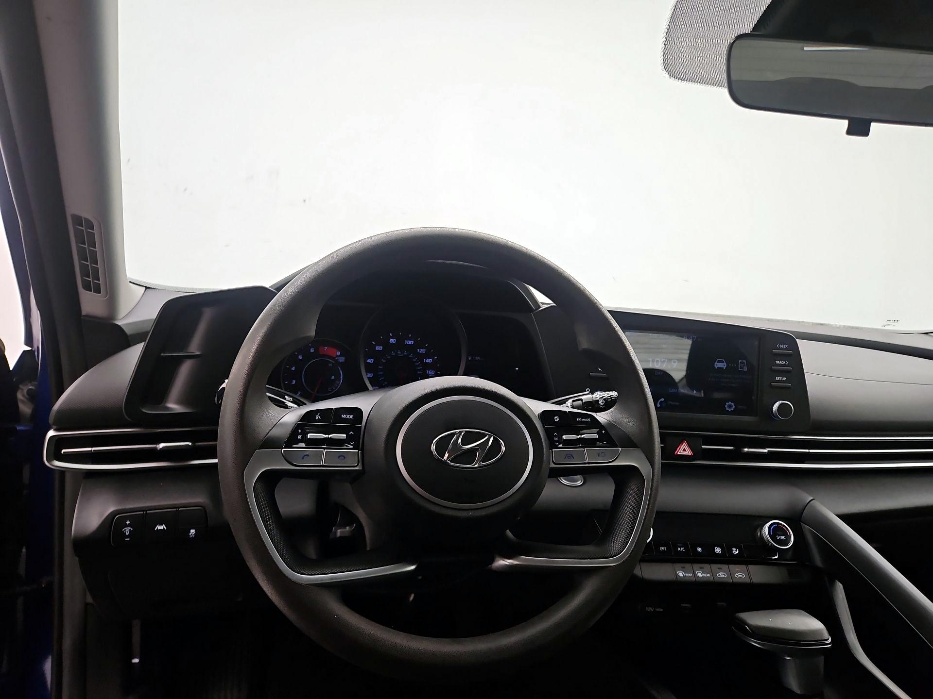 Thumbnail: 2022 Hyundai Elantra - 10