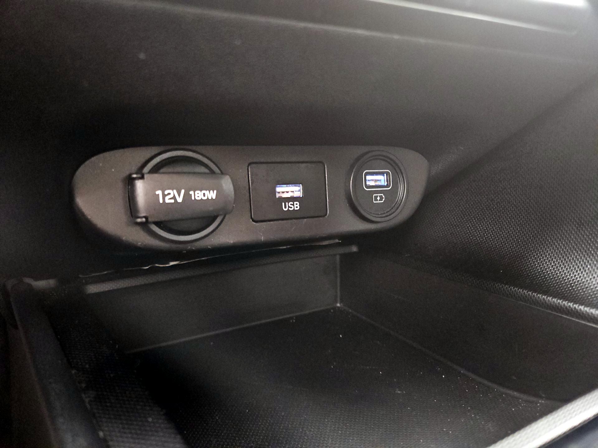 Thumbnail: 2022 Hyundai Elantra - 18