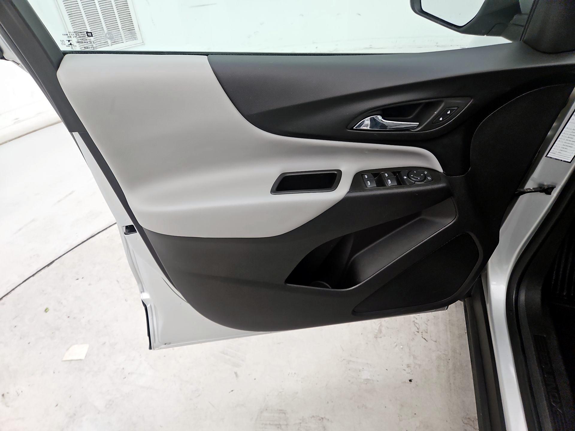 Thumbnail: 2022 Chevrolet Equinox - 12