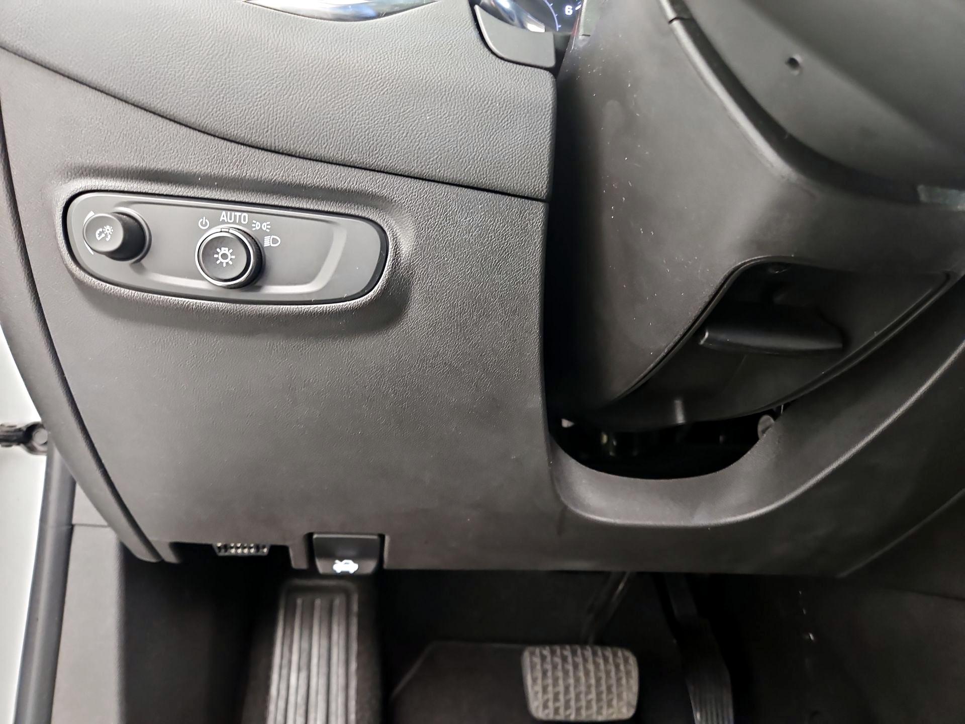 Thumbnail: 2022 Chevrolet Equinox - 13