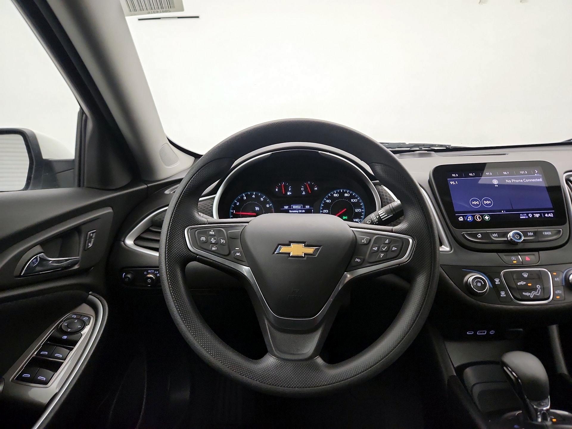 Thumbnail: 2023 Chevrolet Malibu - 10