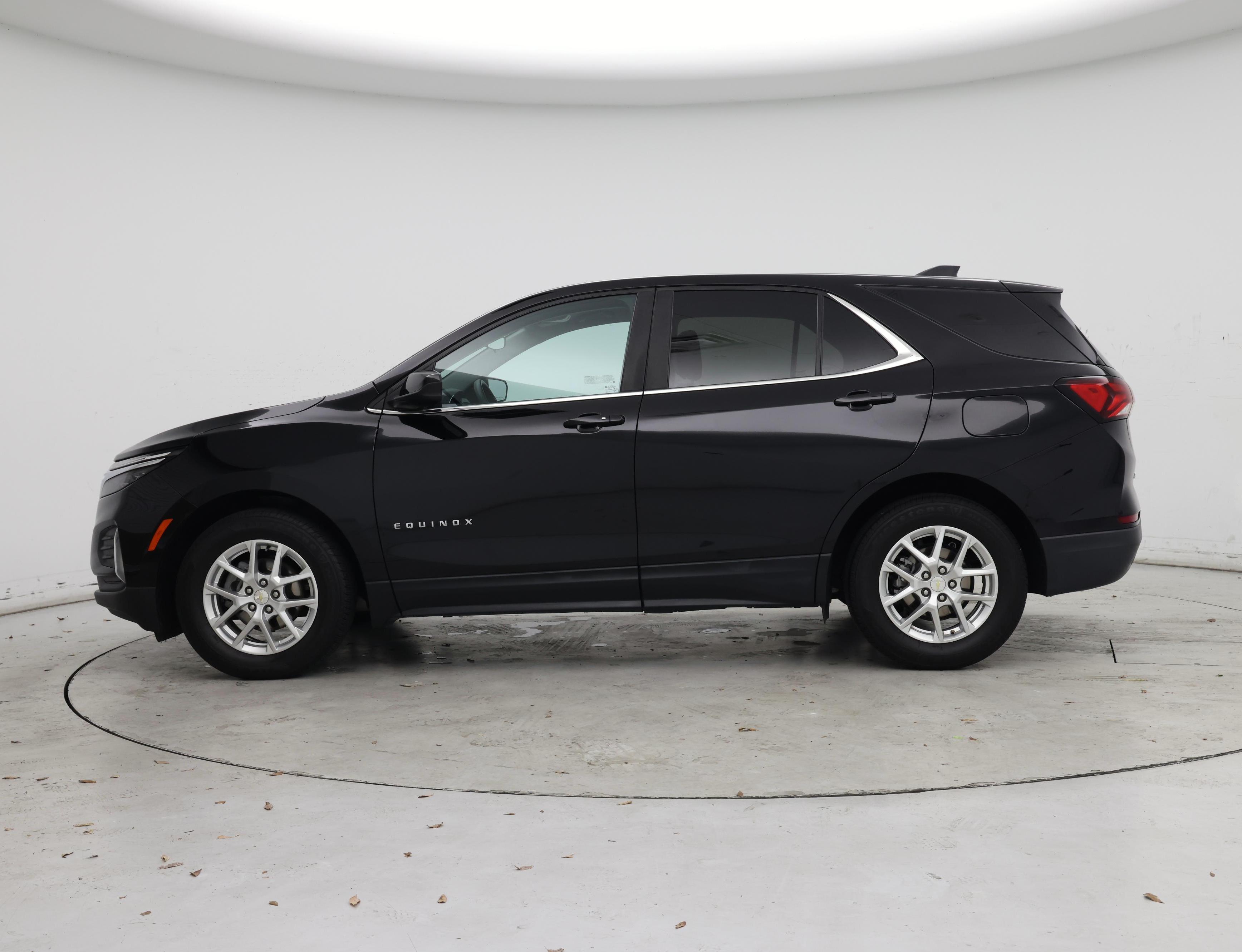Thumbnail: 2022 Chevrolet Equinox - 3