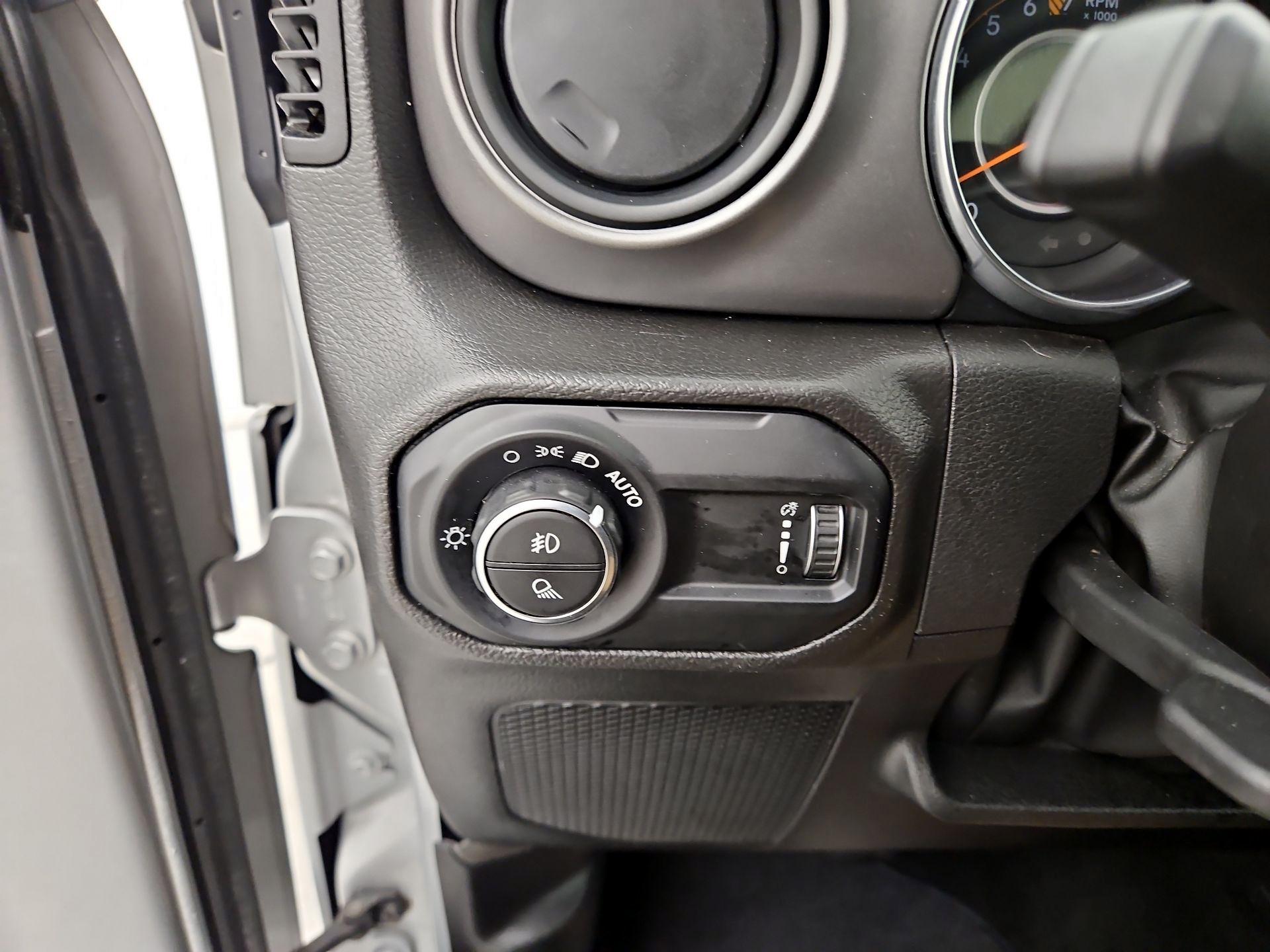 Thumbnail: 2023 Jeep Gladiator - 13
