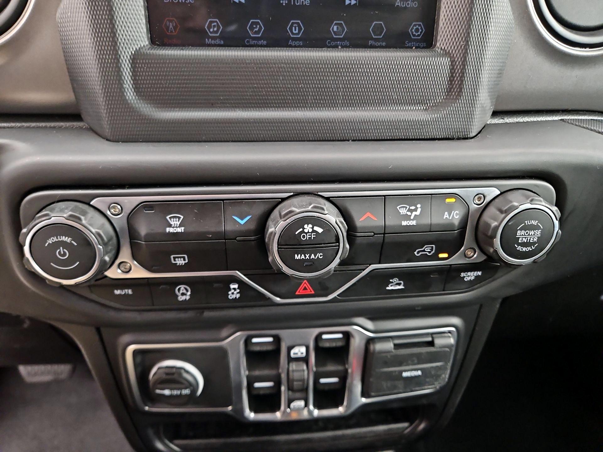 Thumbnail: 2023 Jeep Gladiator - 16
