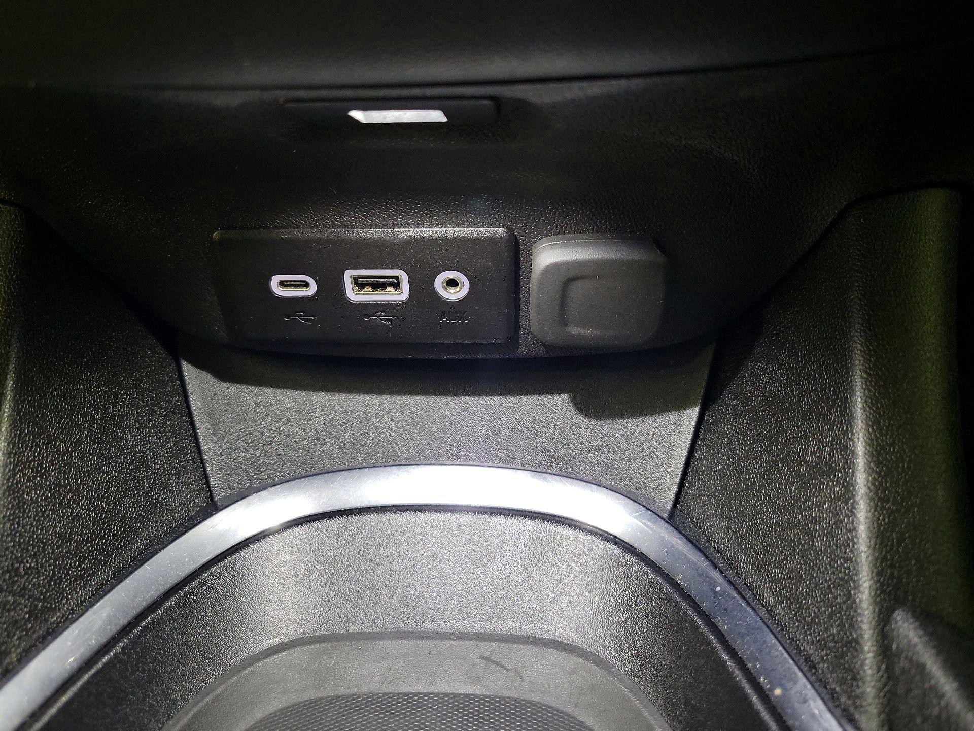 Thumbnail: 2023 Chevrolet Malibu - 18