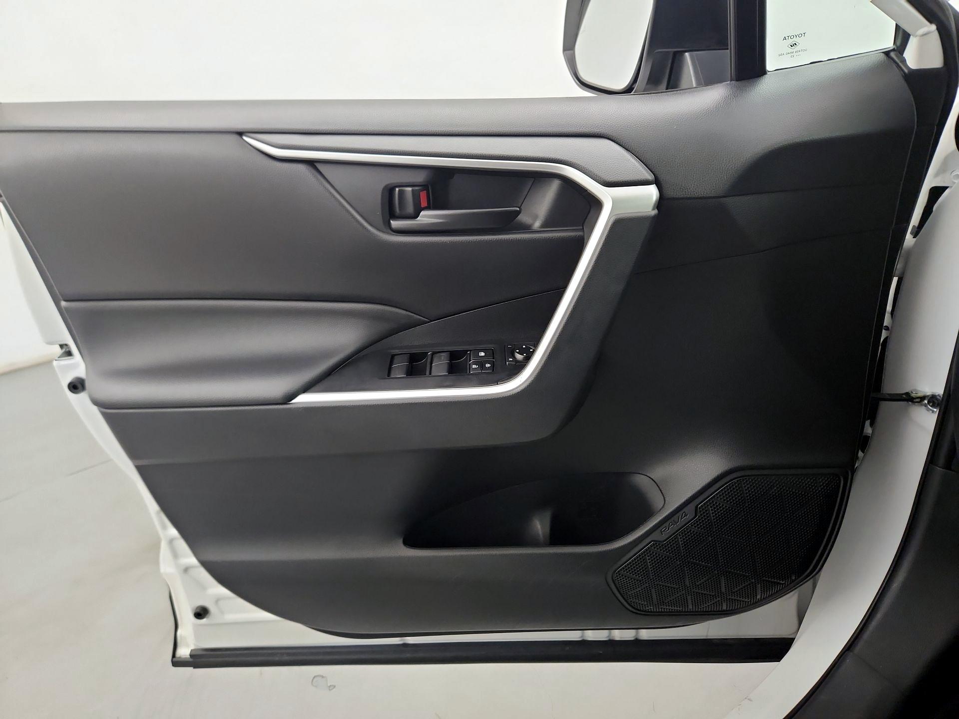 Thumbnail: 2023 Toyota RAV4 - 12