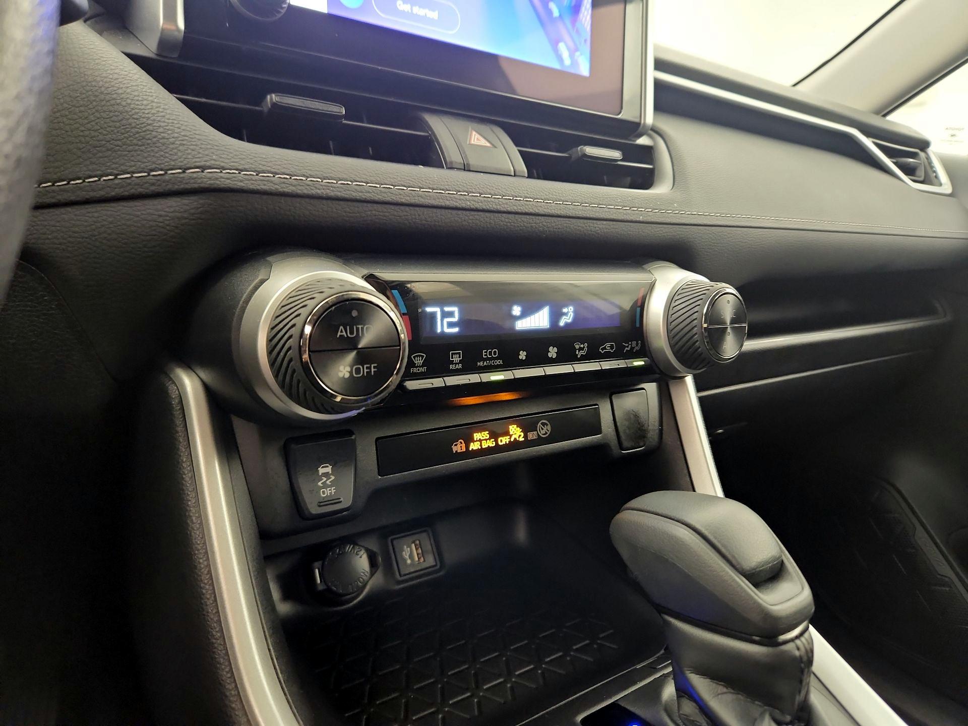 Thumbnail: 2023 Toyota RAV4 - 16