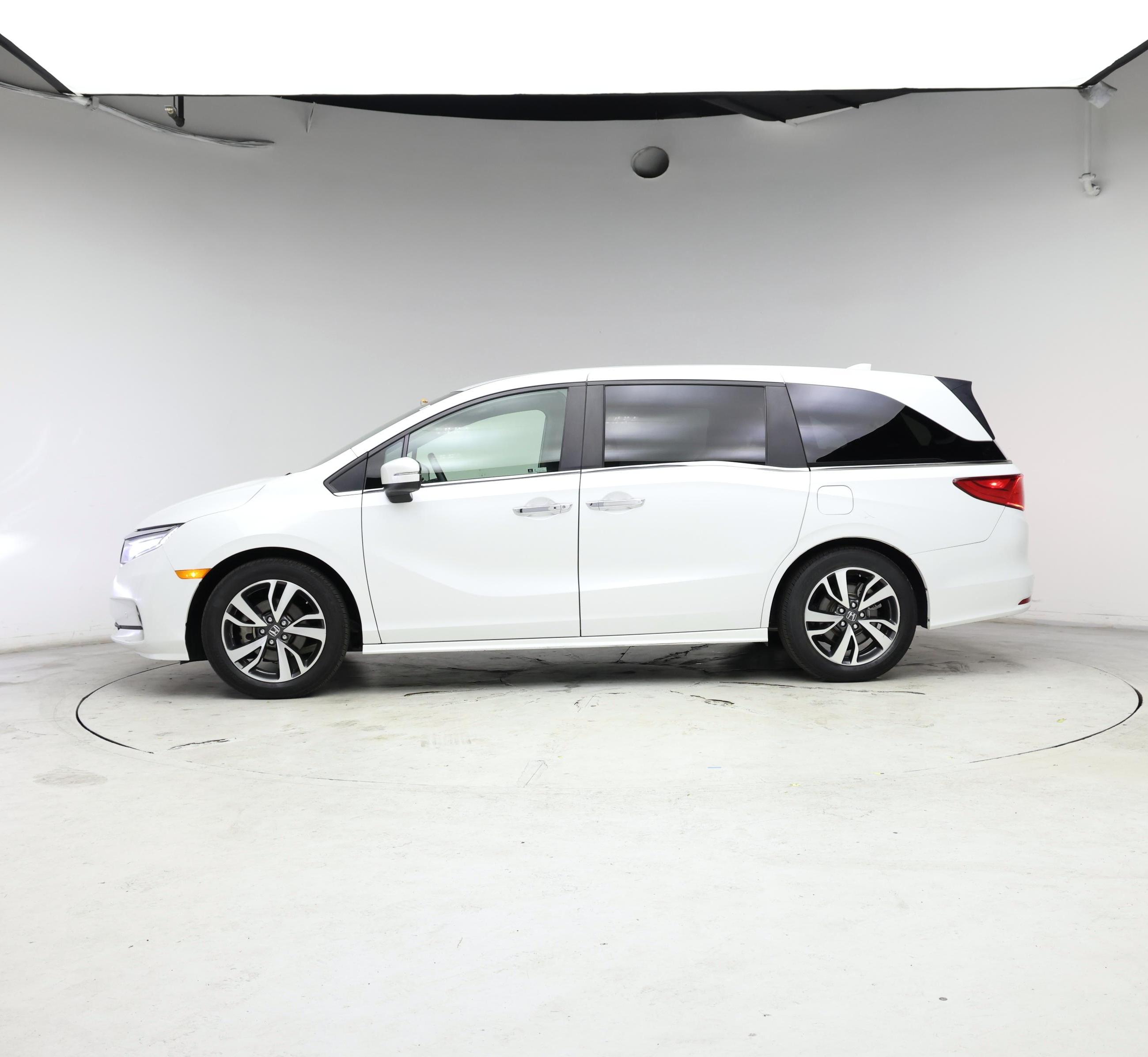 Thumbnail: 2021 Honda Odyssey - 3