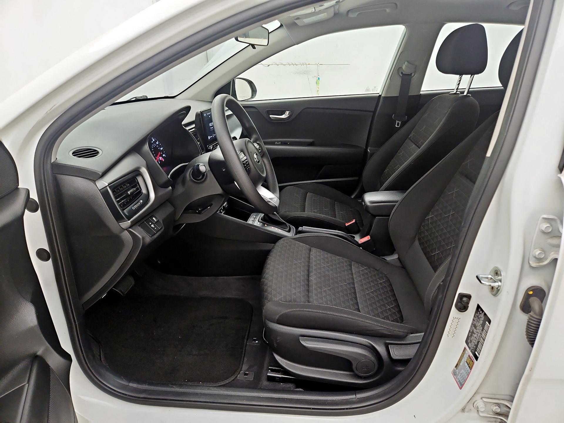 Thumbnail: 2021 Kia Rio - 11