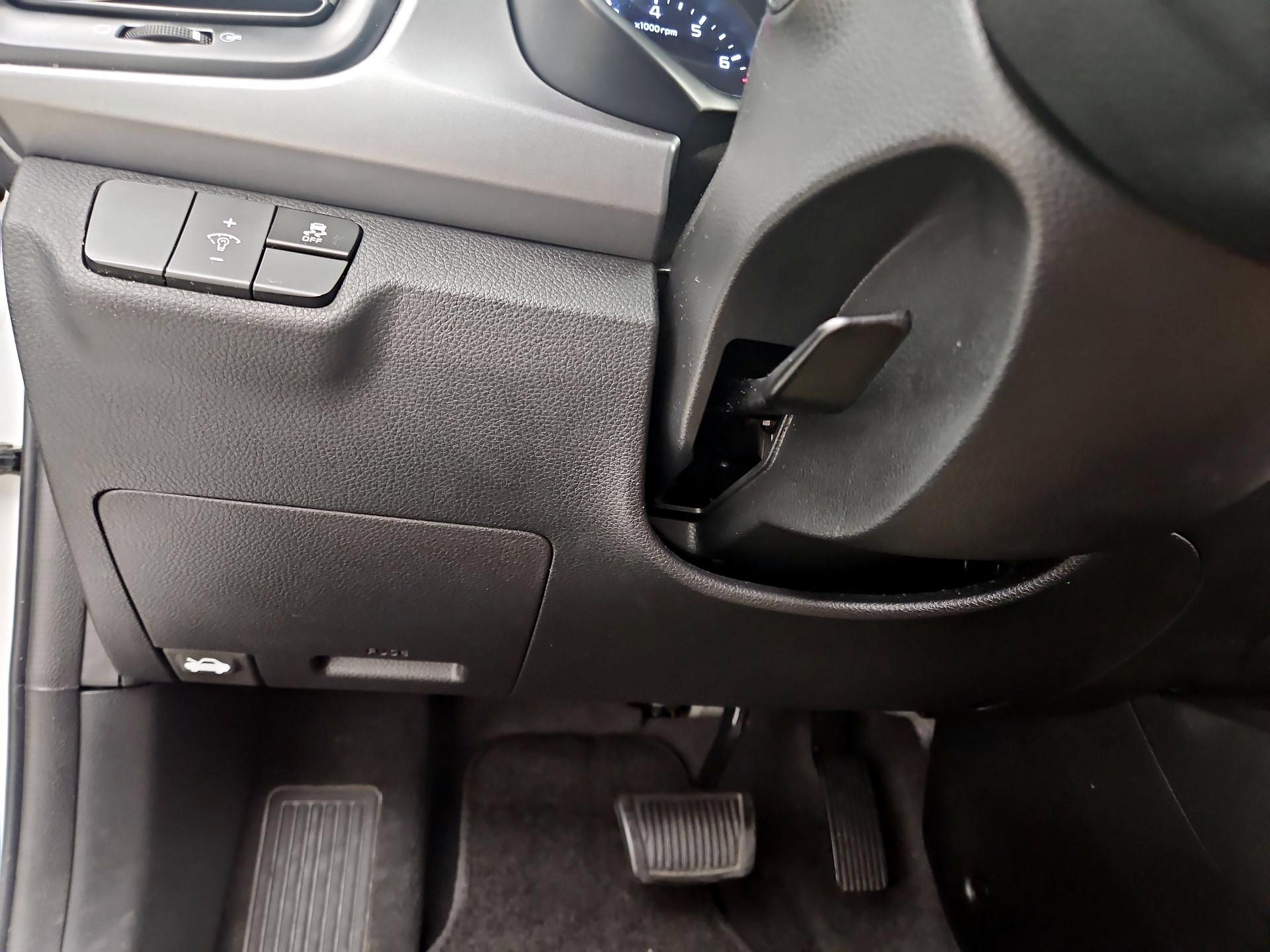 Thumbnail: 2021 Kia Rio - 13