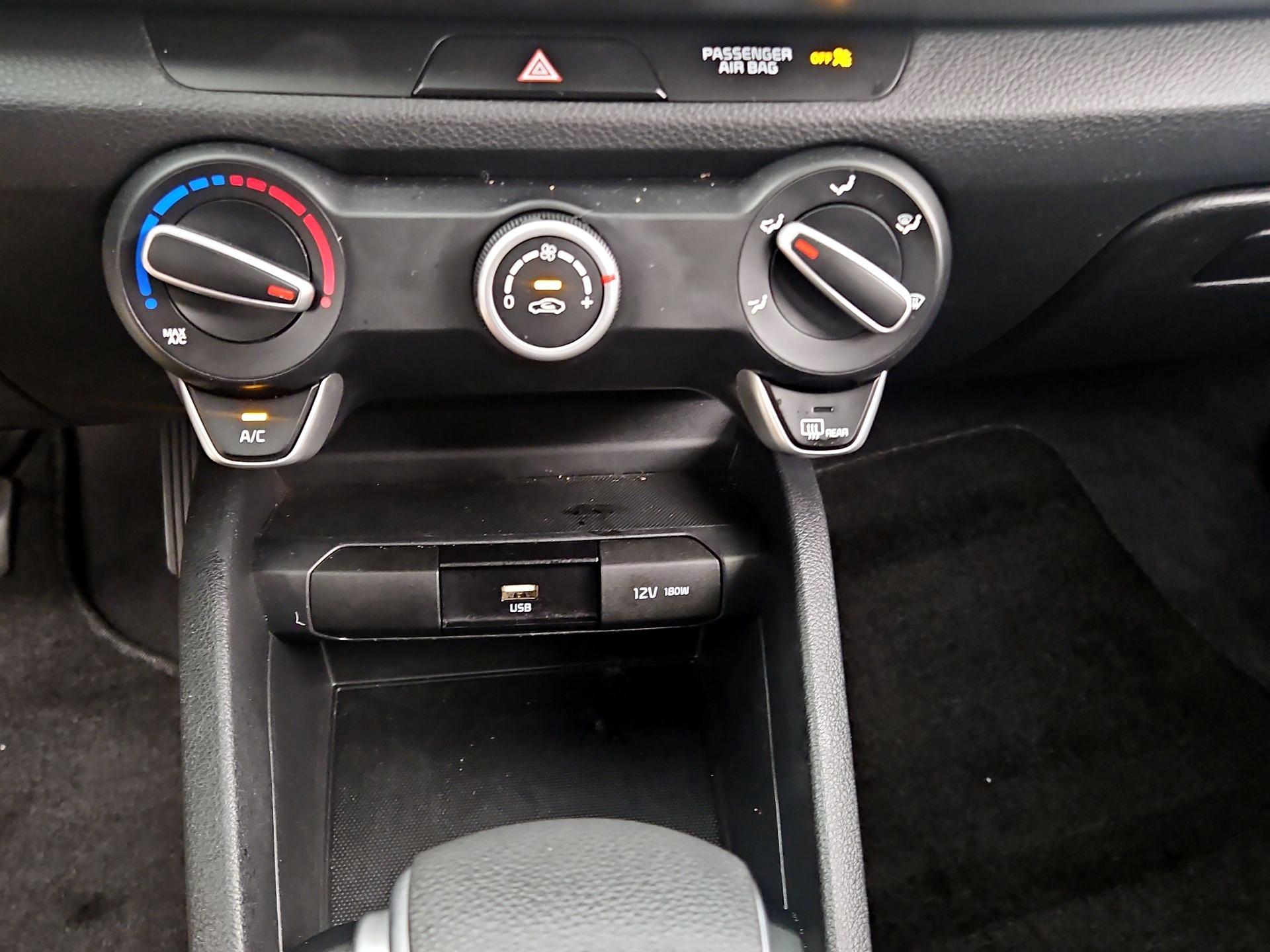 Thumbnail: 2021 Kia Rio - 16