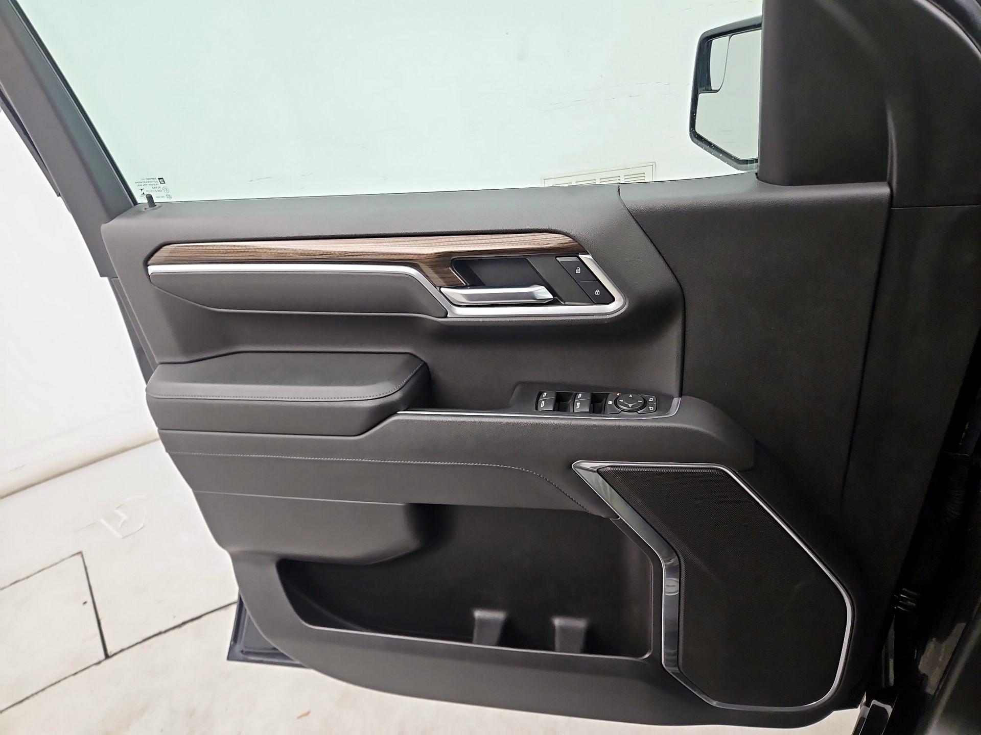 Thumbnail: 2022 Chevrolet Silverado 1500 - 12