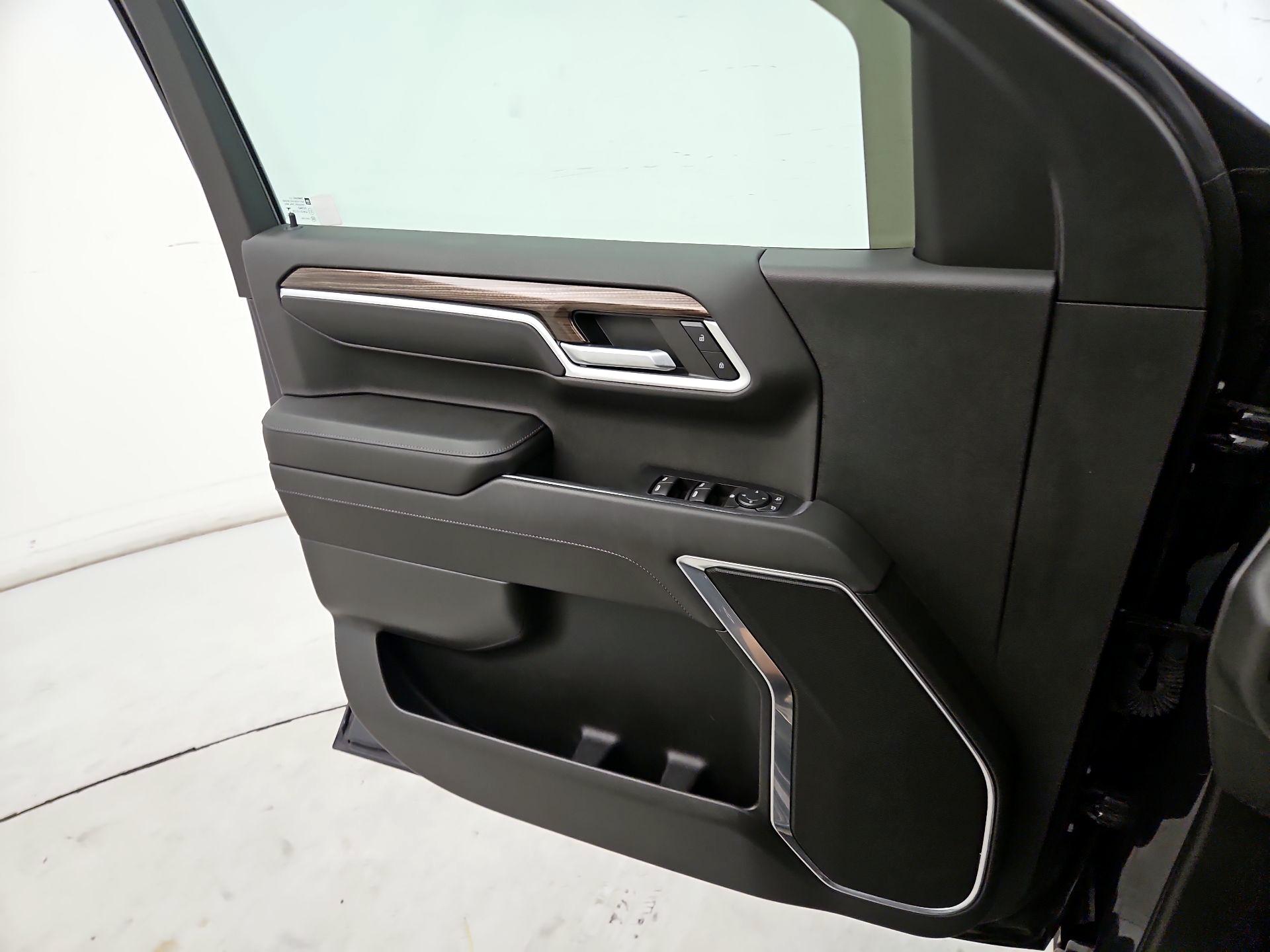 Thumbnail: 2022 Chevrolet Silverado 1500 - 12