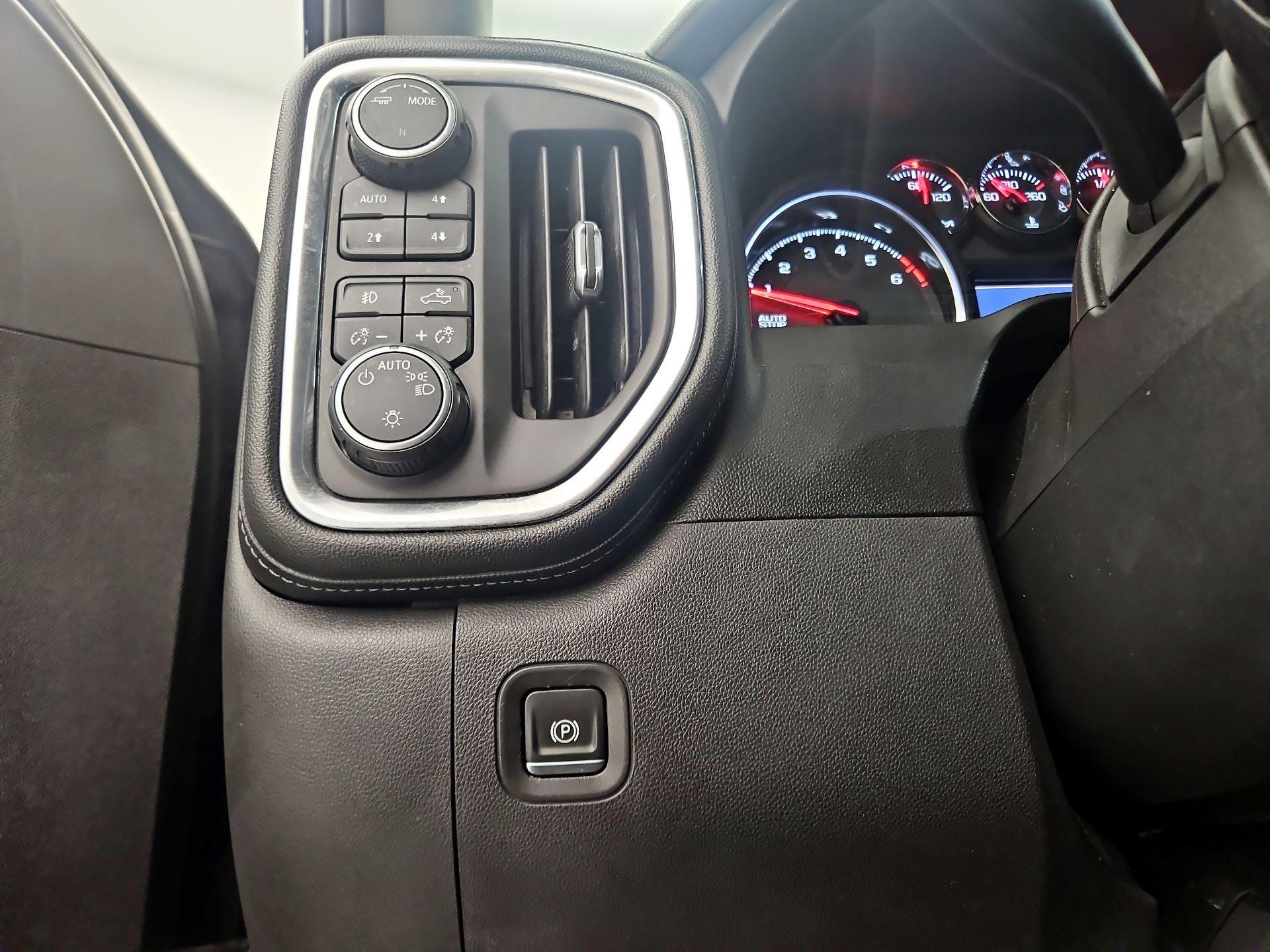 Thumbnail: 2020 Chevrolet Silverado 1500 - 11