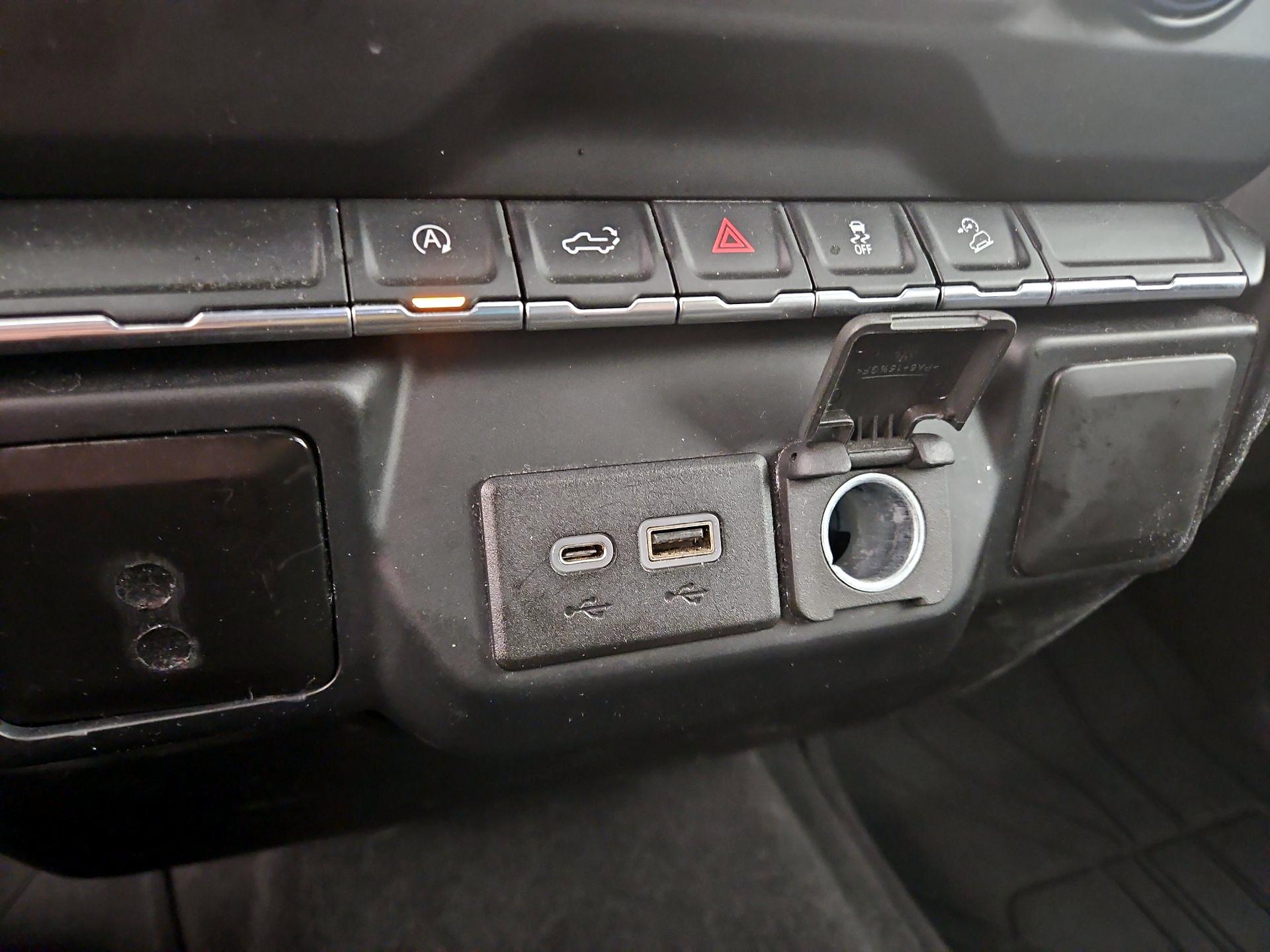 Thumbnail: 2020 Chevrolet Silverado 1500 - 16