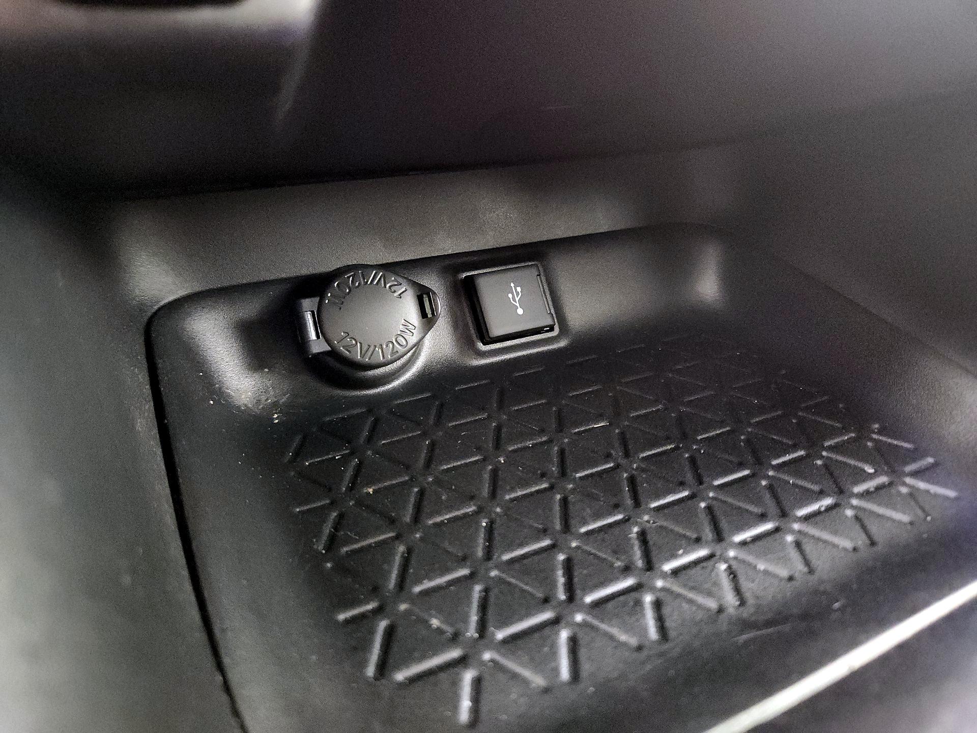 Thumbnail: 2021 Toyota RAV4 - 18