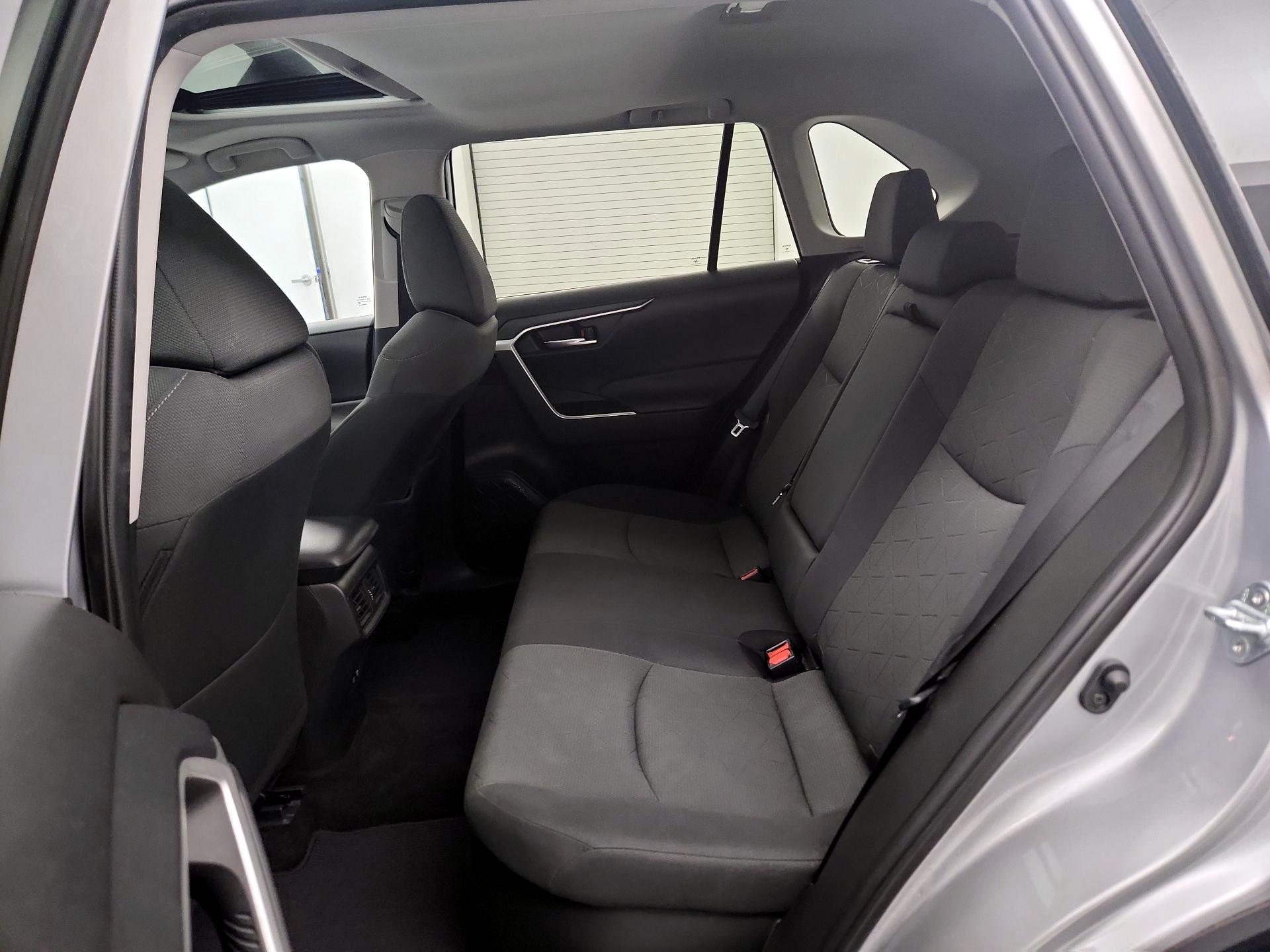 Thumbnail: 2021 Toyota RAV4 - 20