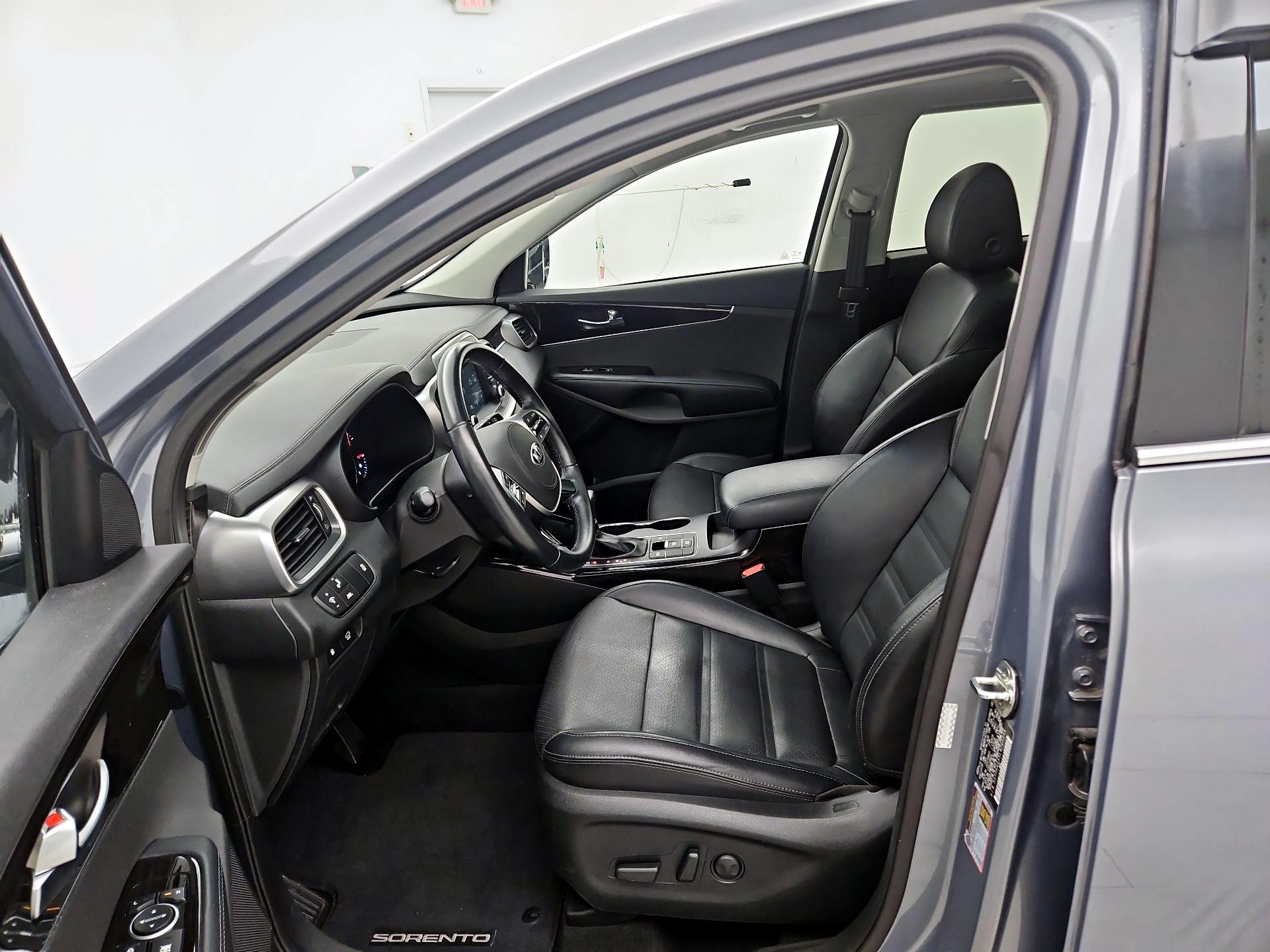 Thumbnail: 2020 Kia Sorento - 11