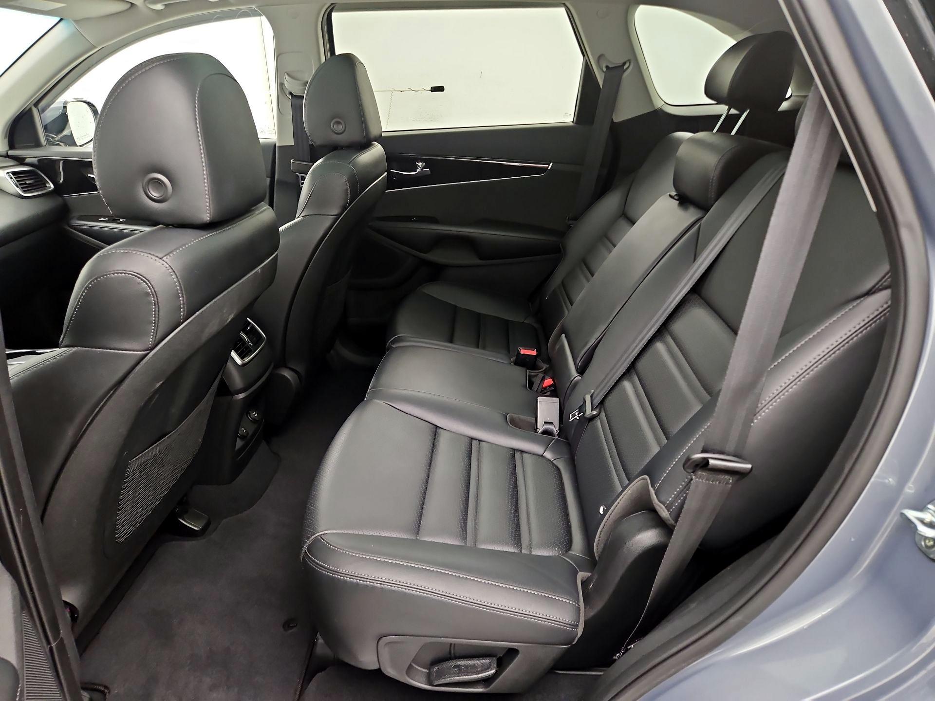 Thumbnail: 2020 Kia Sorento - 20