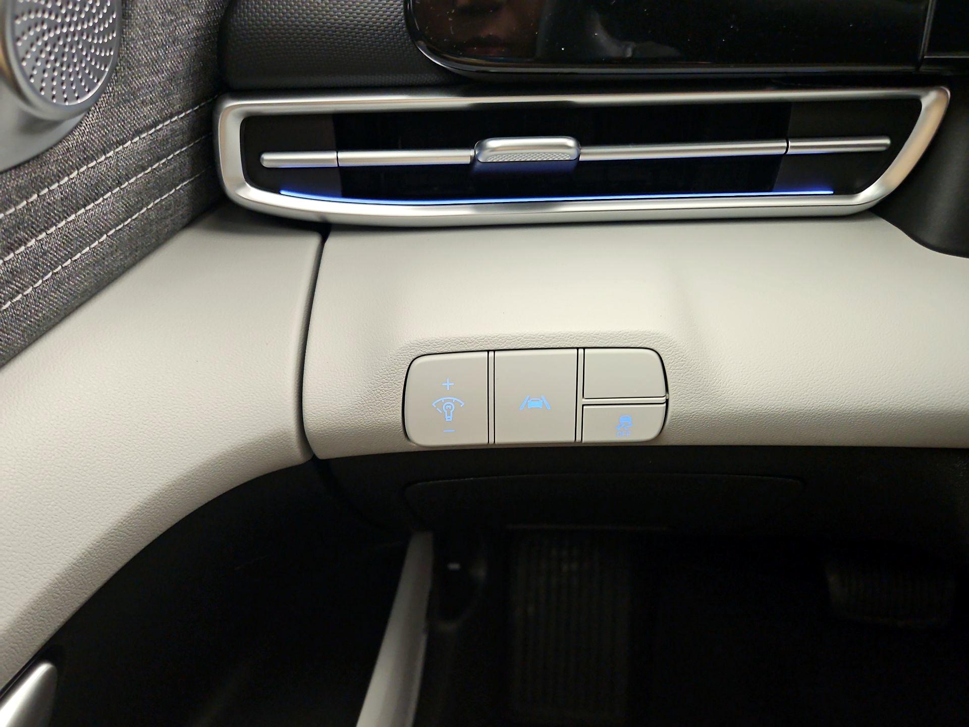 Thumbnail: 2023 Hyundai Elantra - 13