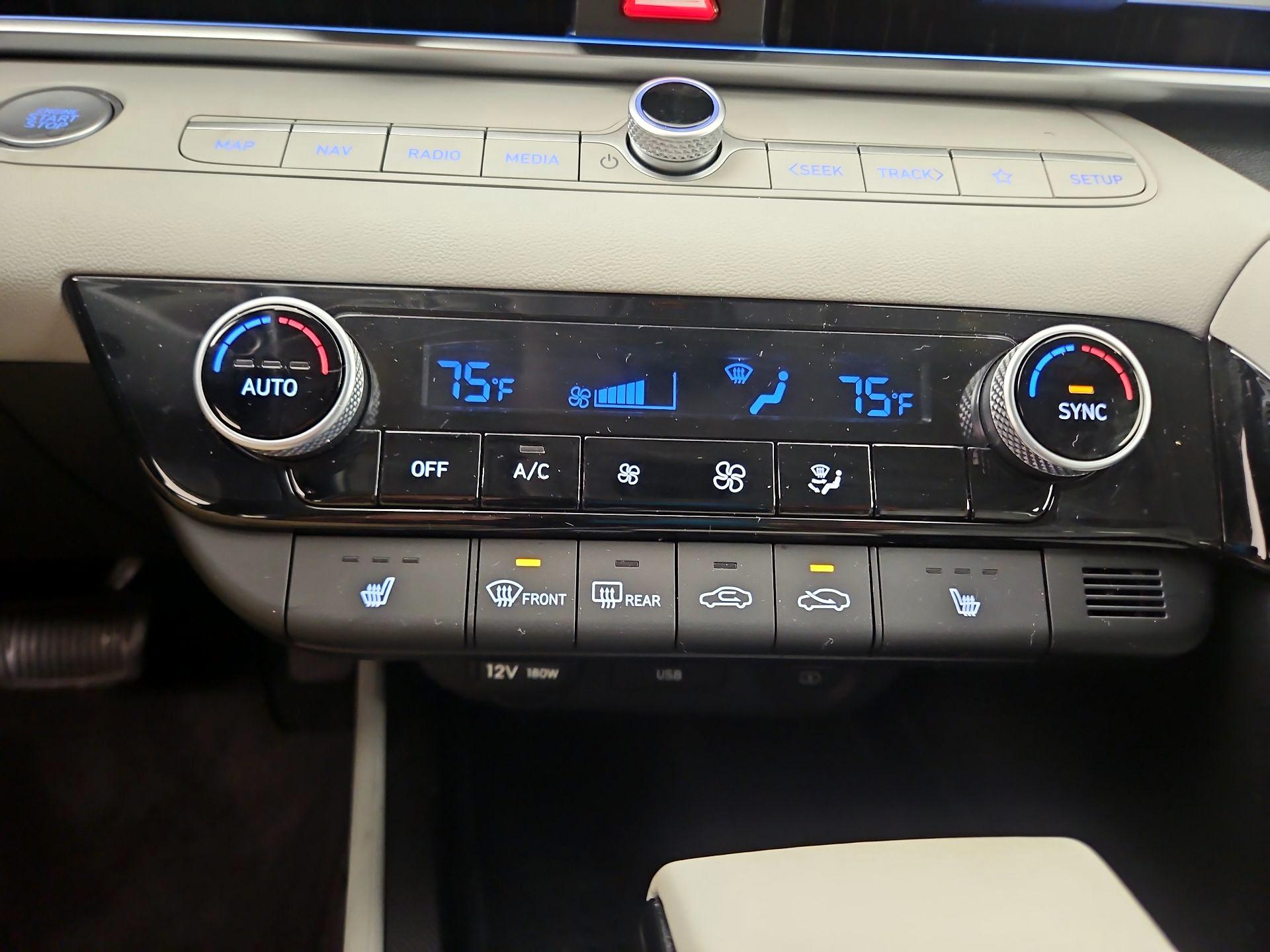 Thumbnail: 2023 Hyundai Elantra - 17