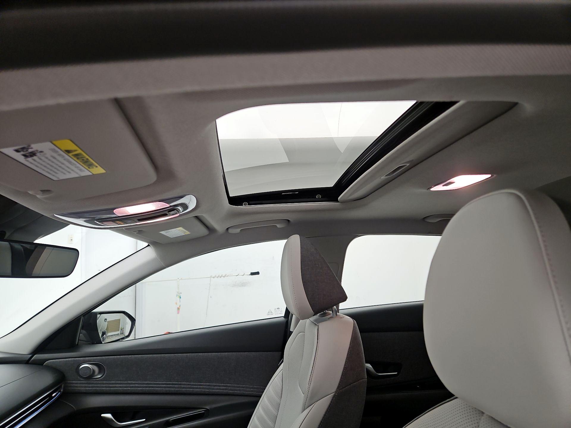 Thumbnail: 2023 Hyundai Elantra - 20