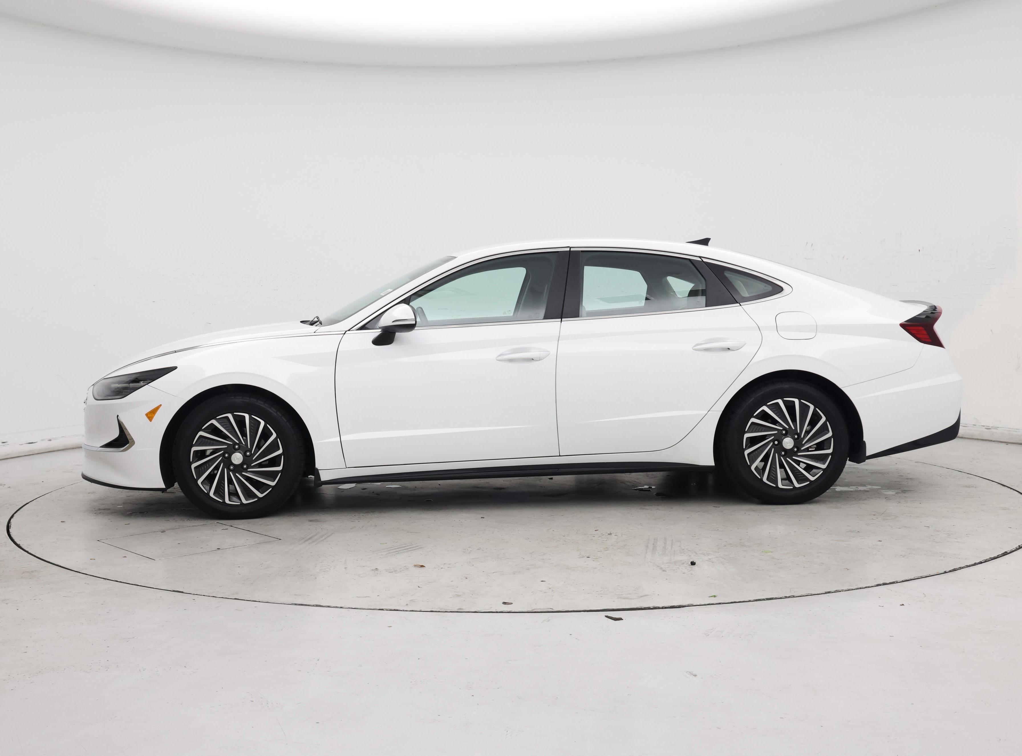 Thumbnail: 2023 Hyundai Sonata - 3