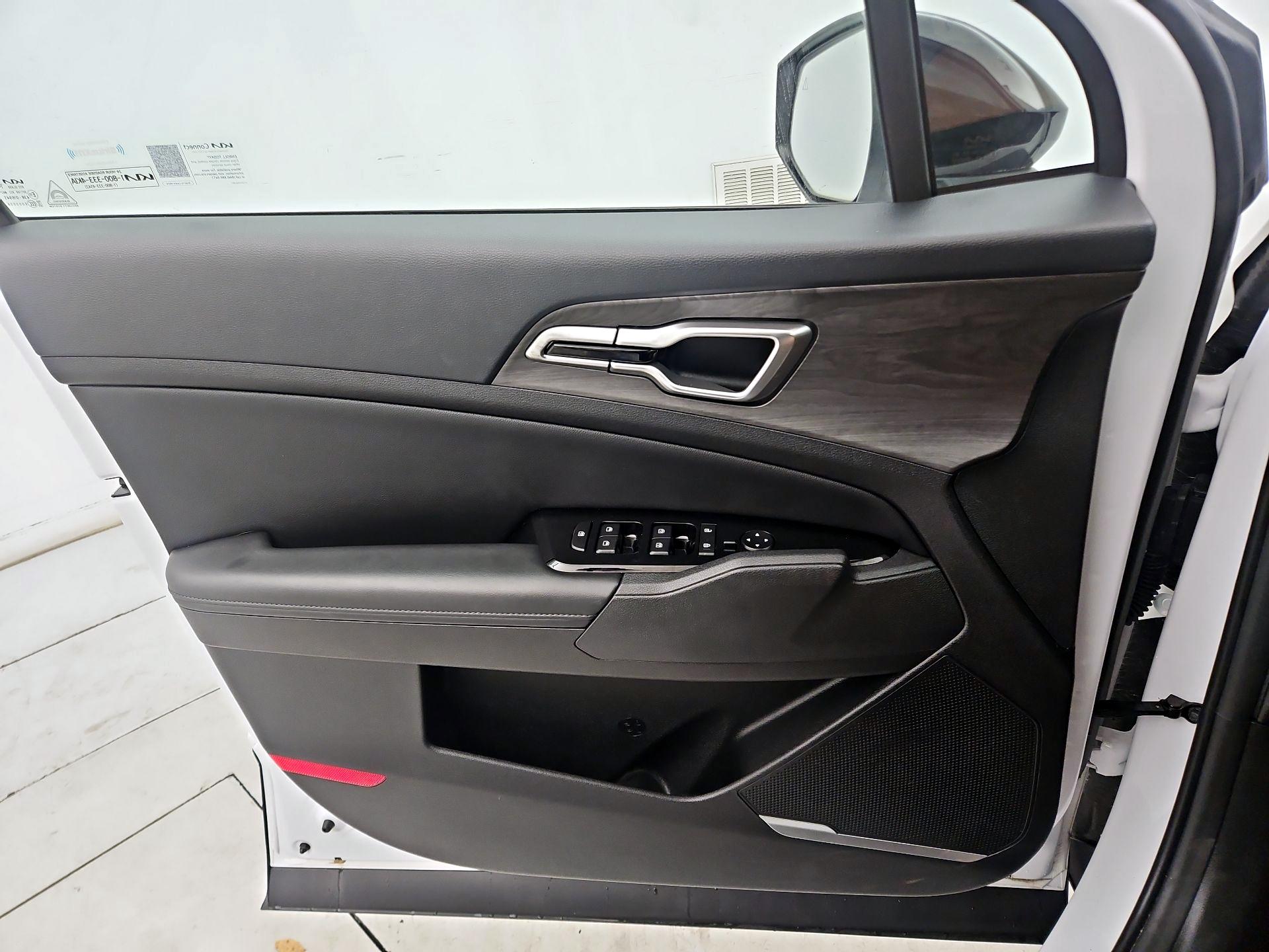 Thumbnail: 2023 Kia Sportage - 12
