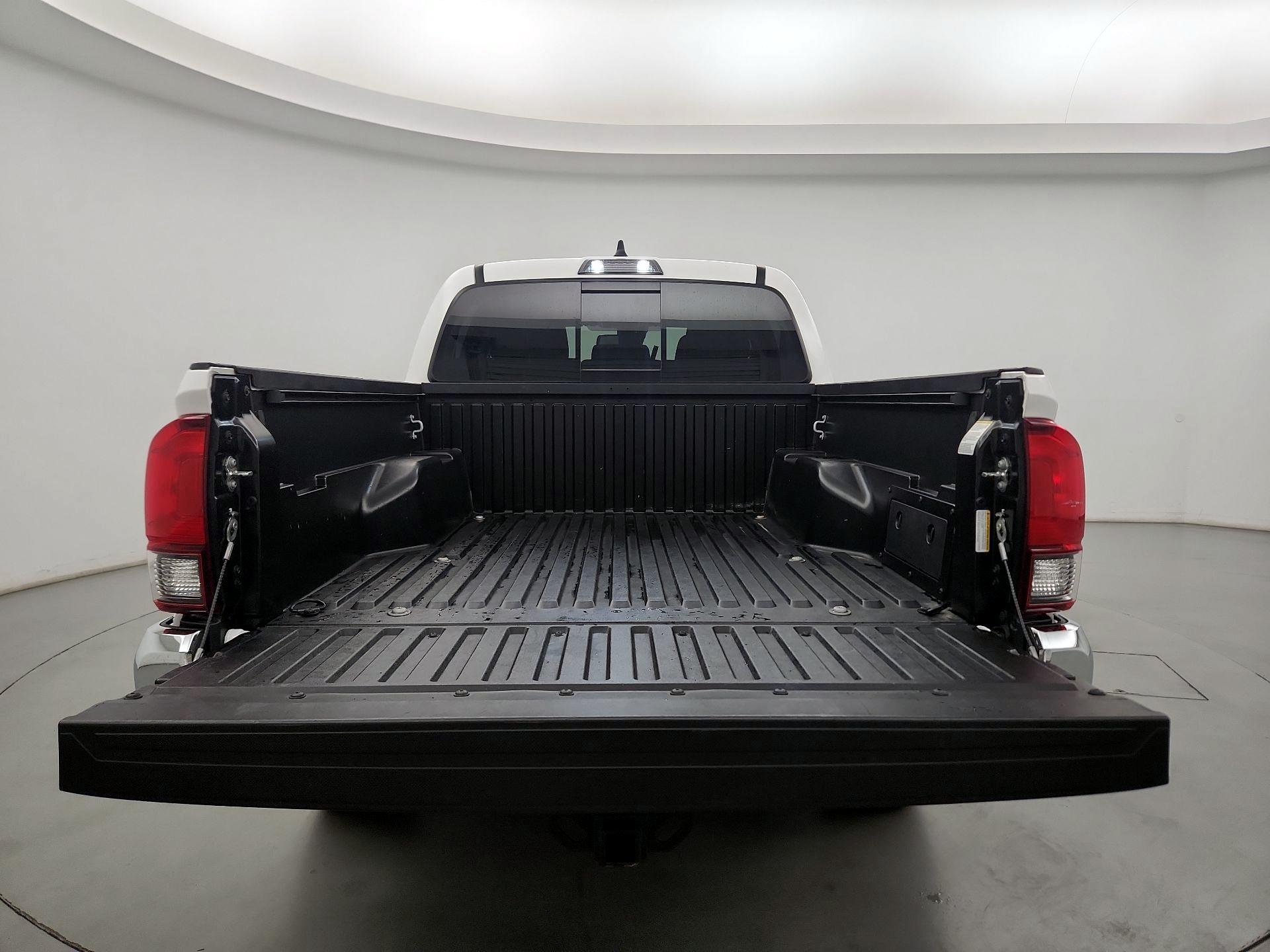 Thumbnail: 2020 Toyota Tacoma - 20