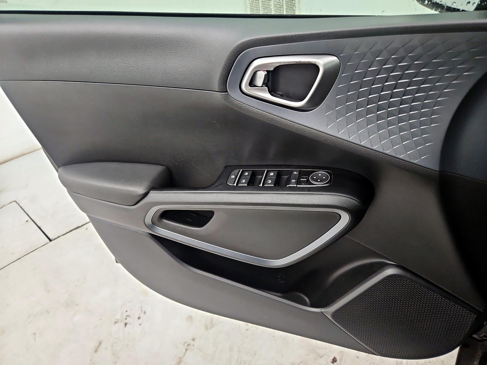 Thumbnail: 2023 Kia Soul - 12