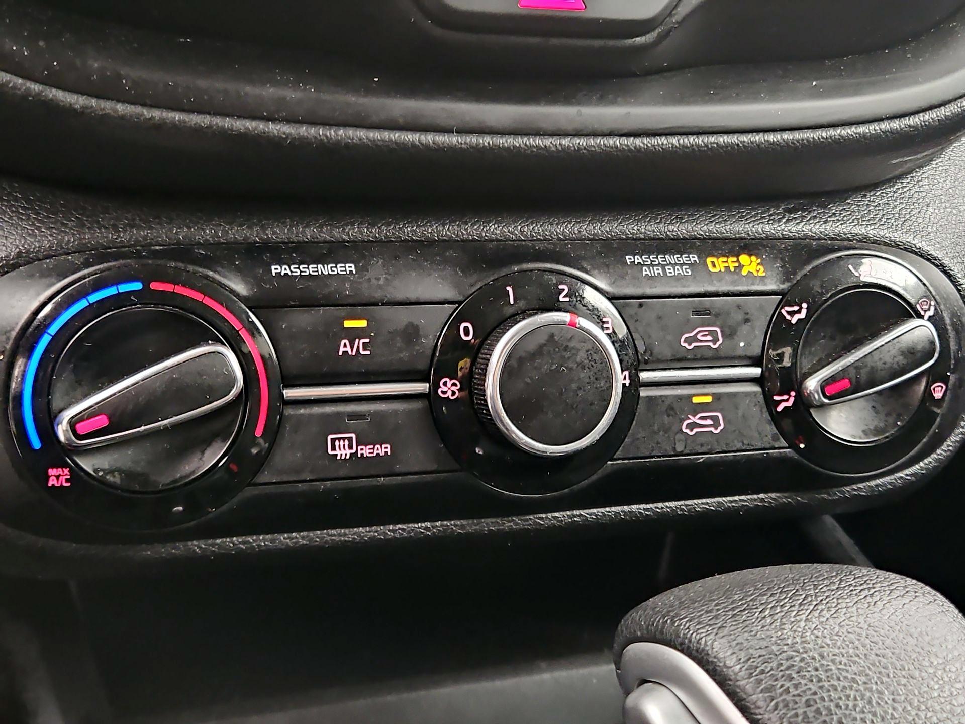 Thumbnail: 2022 Kia Soul - 16