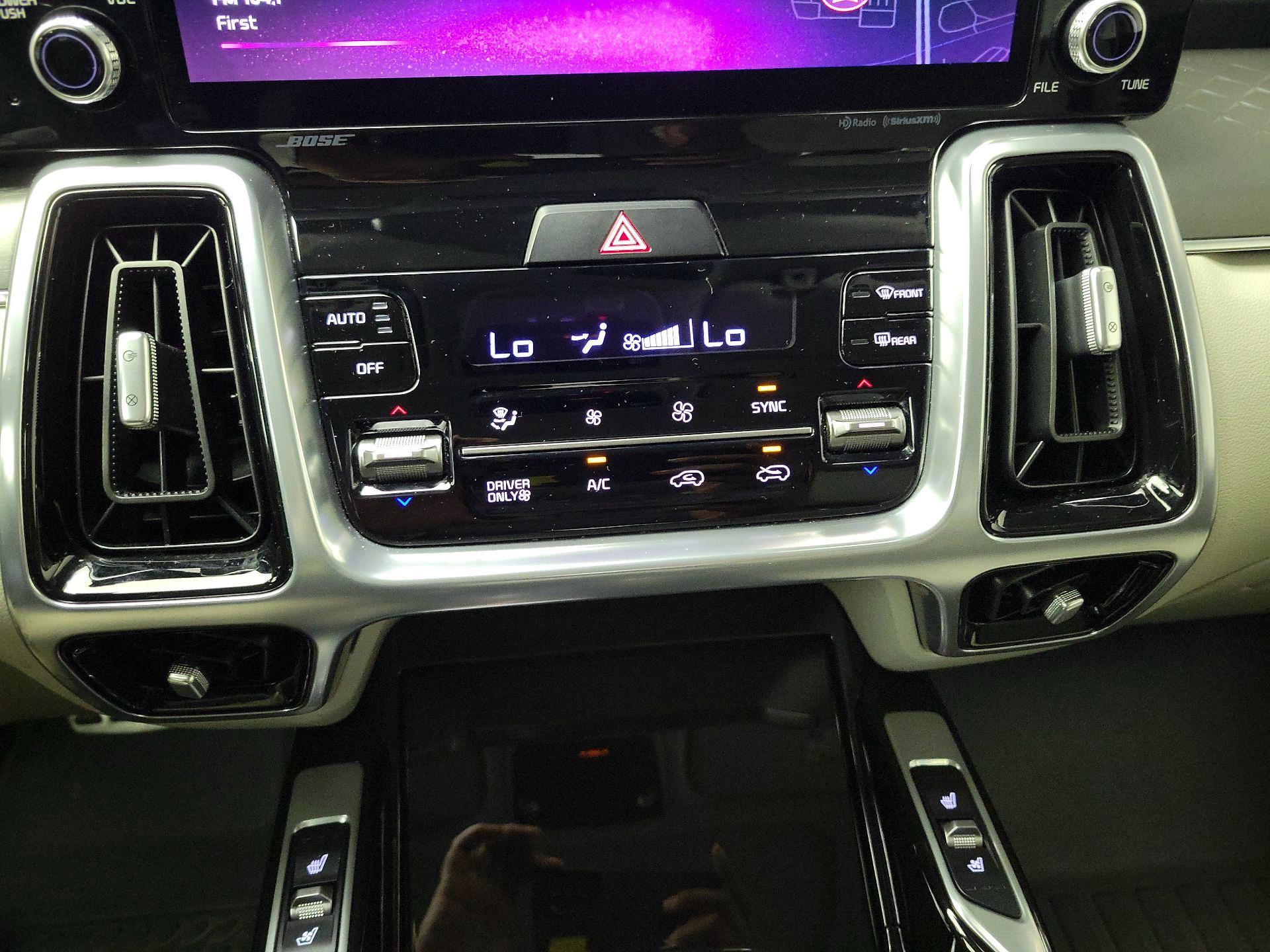 Thumbnail: 2023 Kia Sorento - 17