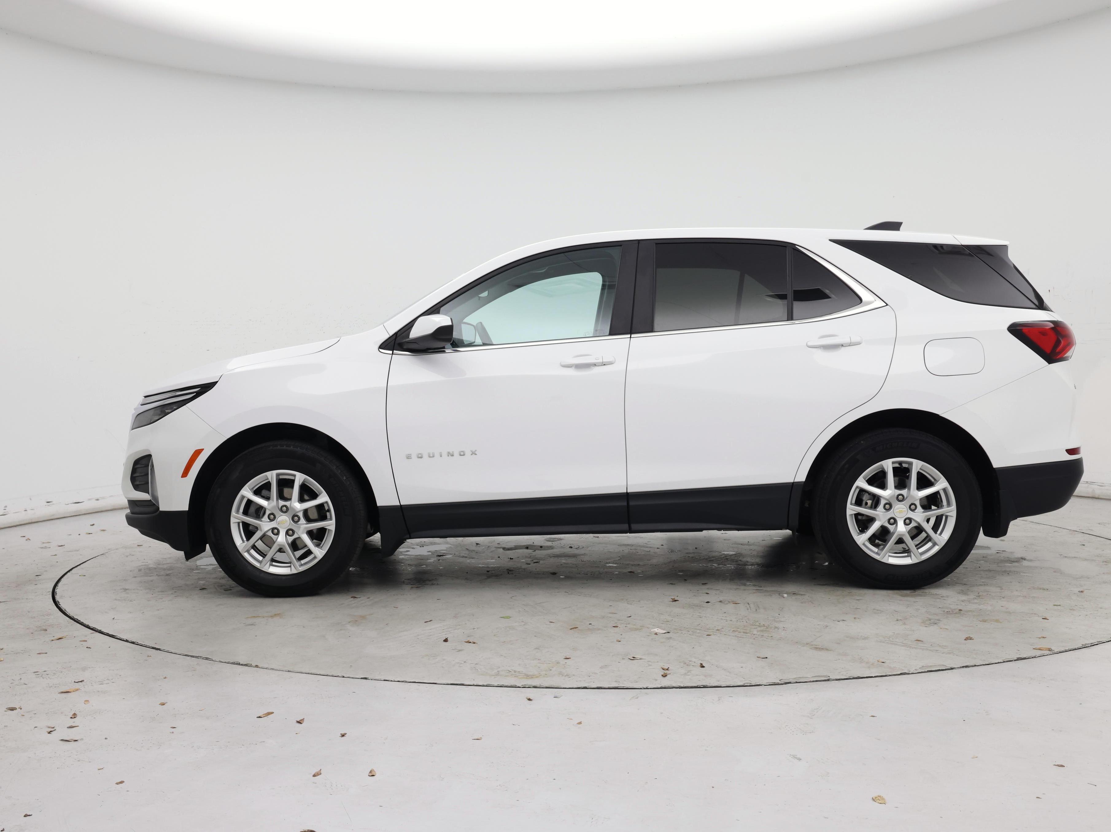 Thumbnail: 2022 Chevrolet Equinox - 3