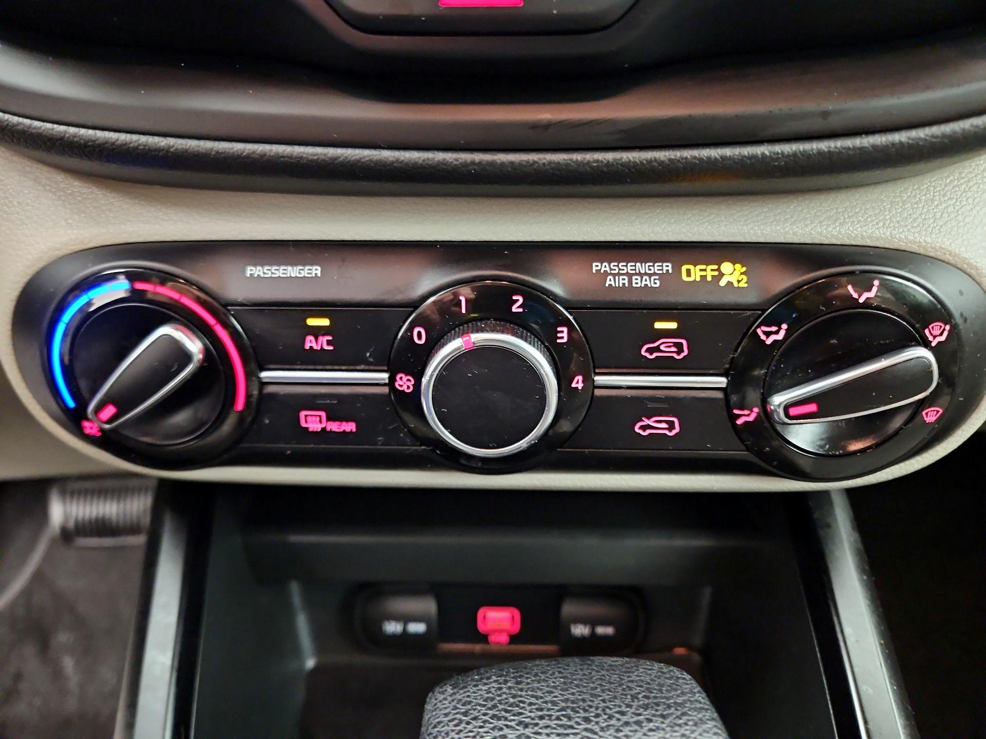 Thumbnail: 2020 Kia Soul - 16