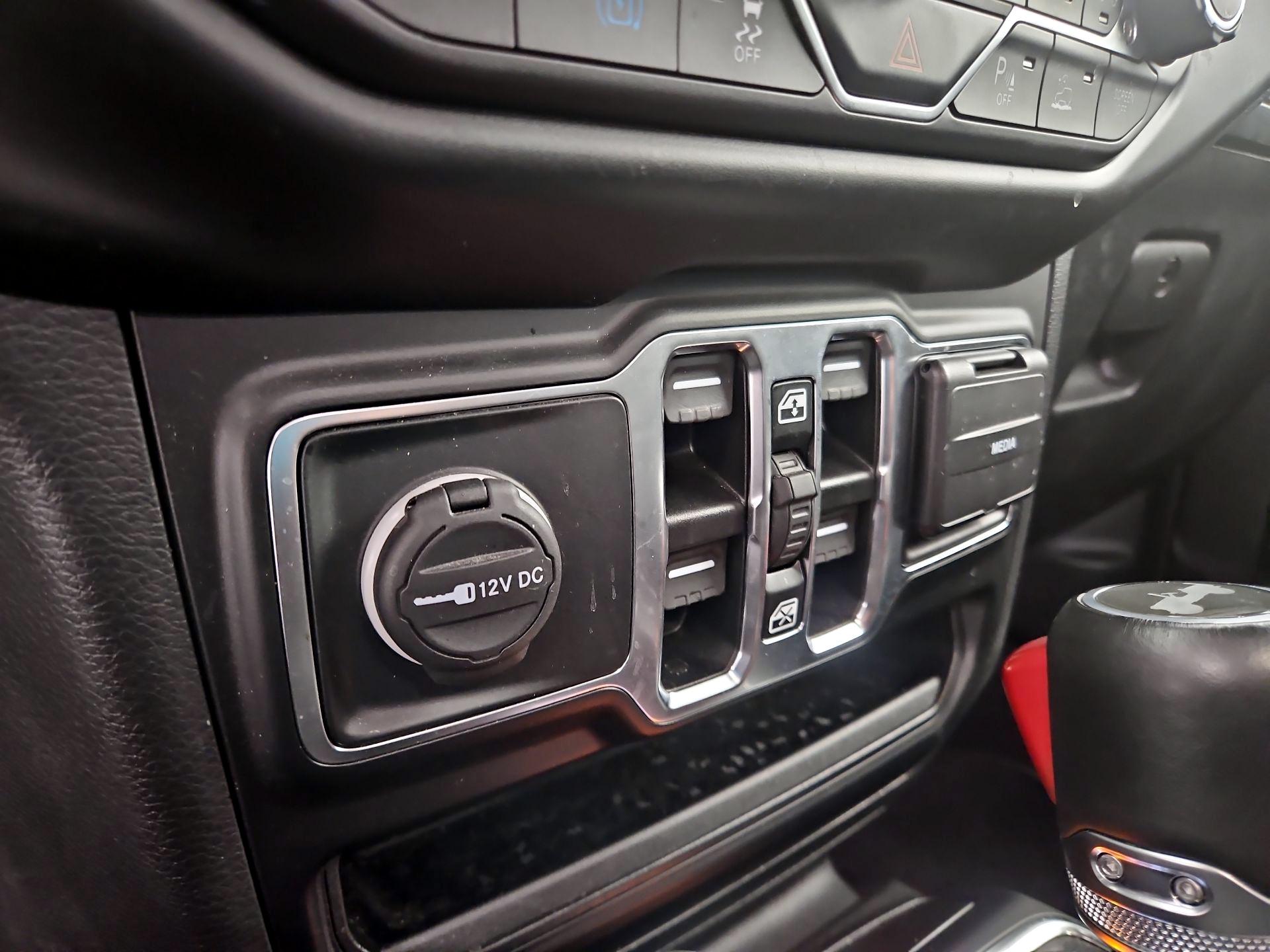 Thumbnail: 2022 Jeep Wrangler - 19