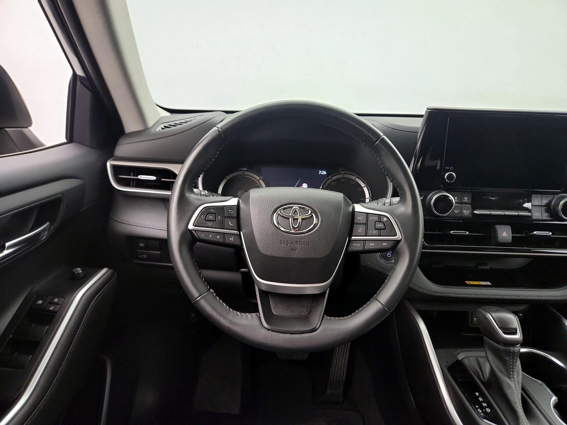 Thumbnail: 2023 Toyota Highlander - 10